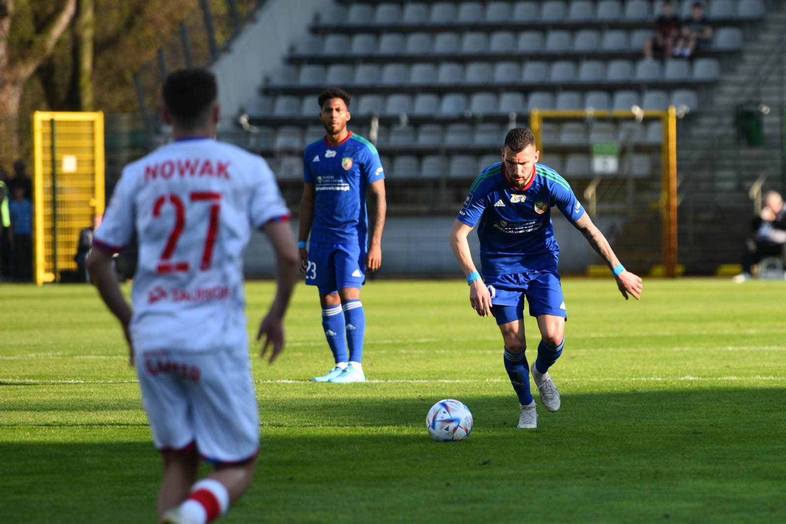 Miedź Legnica przegrywa z Rakowem Częstochowa