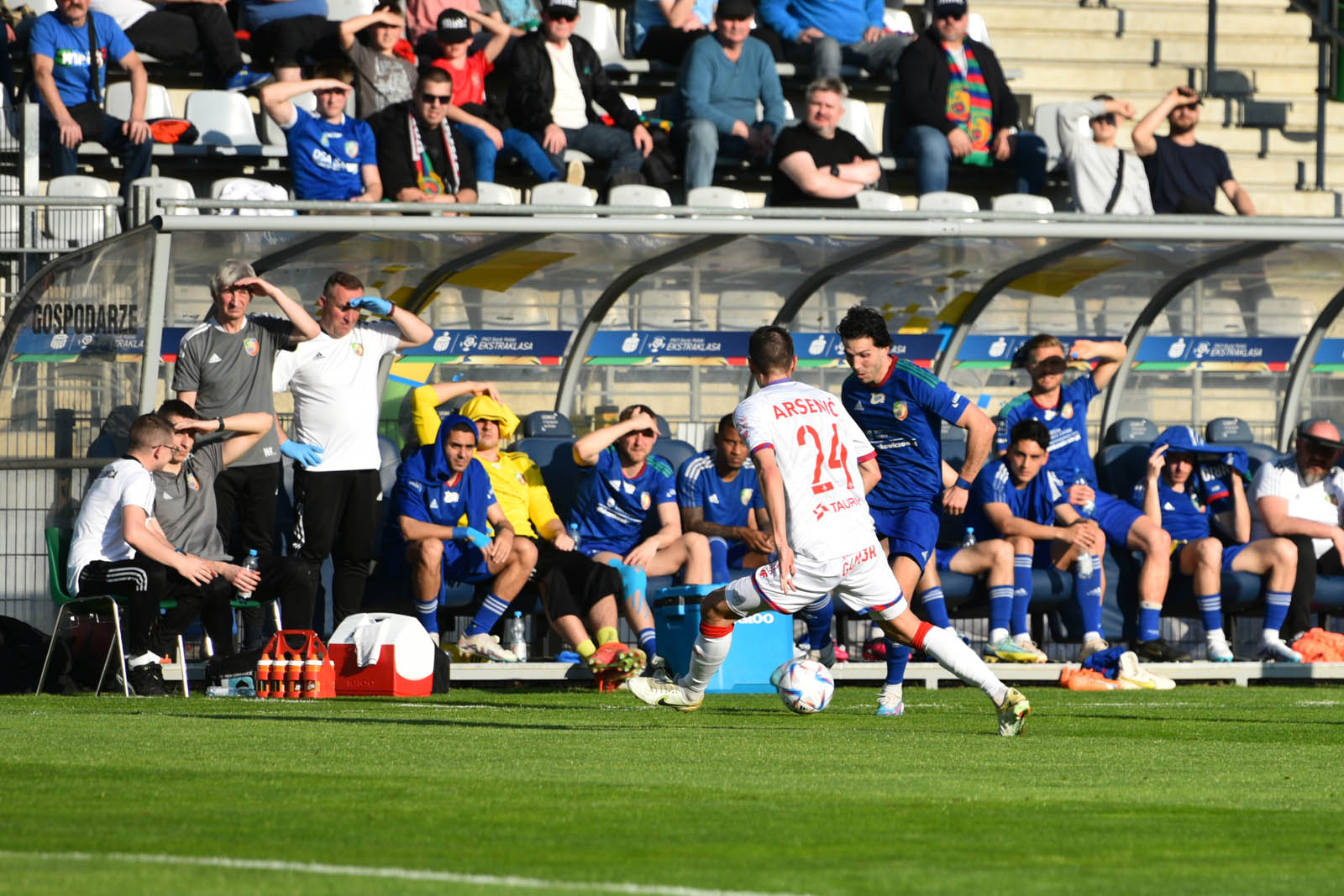 Miedź Legnica przegrywa z Rakowem Częstochowa