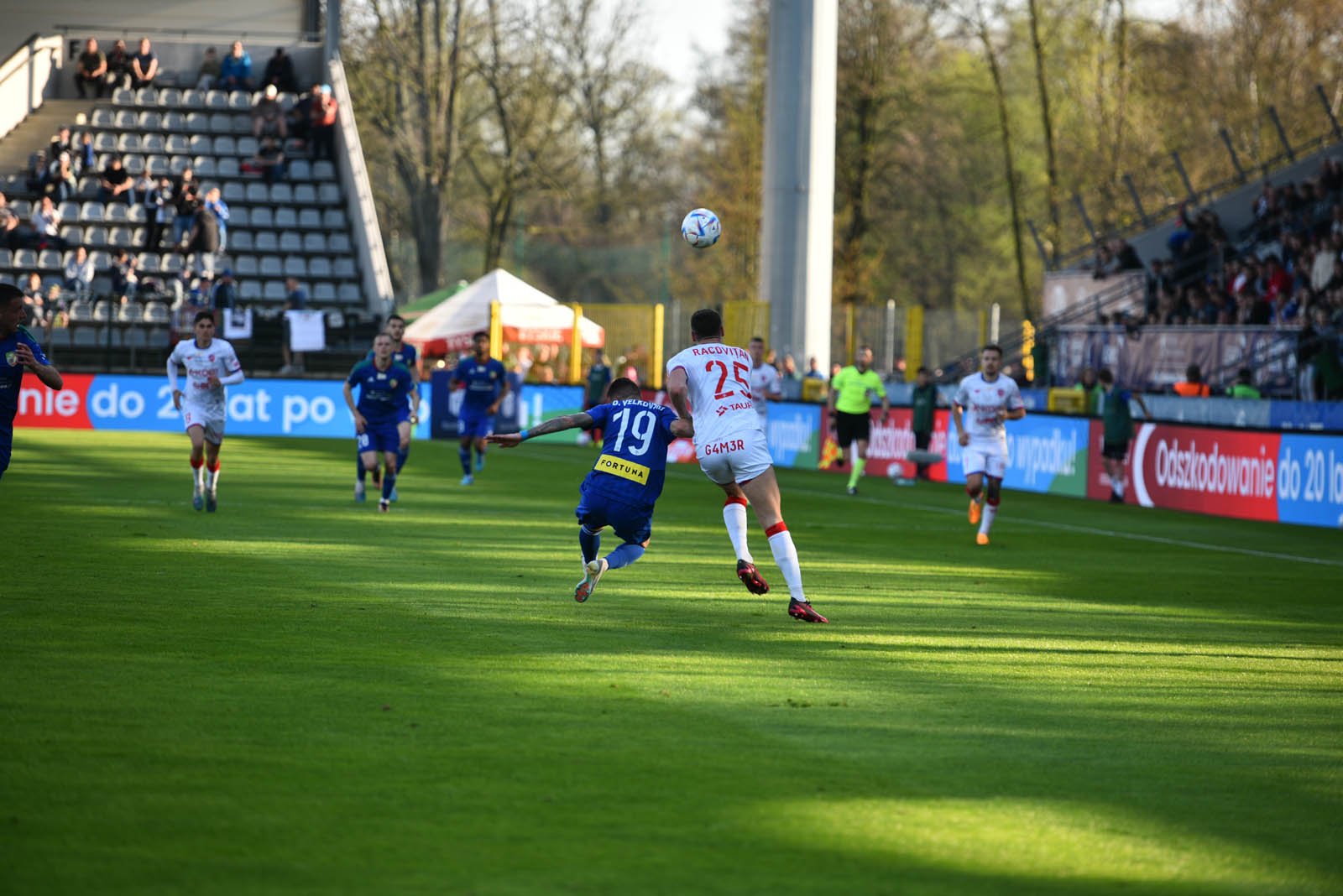 Miedź Legnica przegrywa z Rakowem Częstochowa