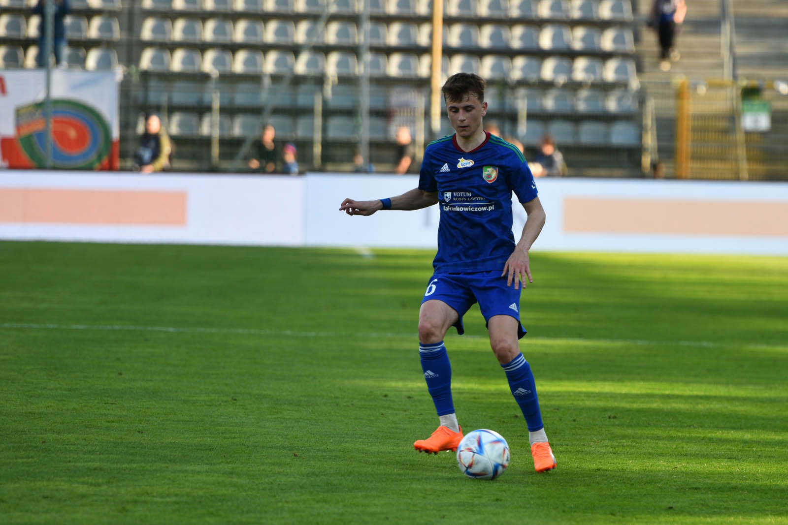 Miedź Legnica przegrywa z Rakowem Częstochowa