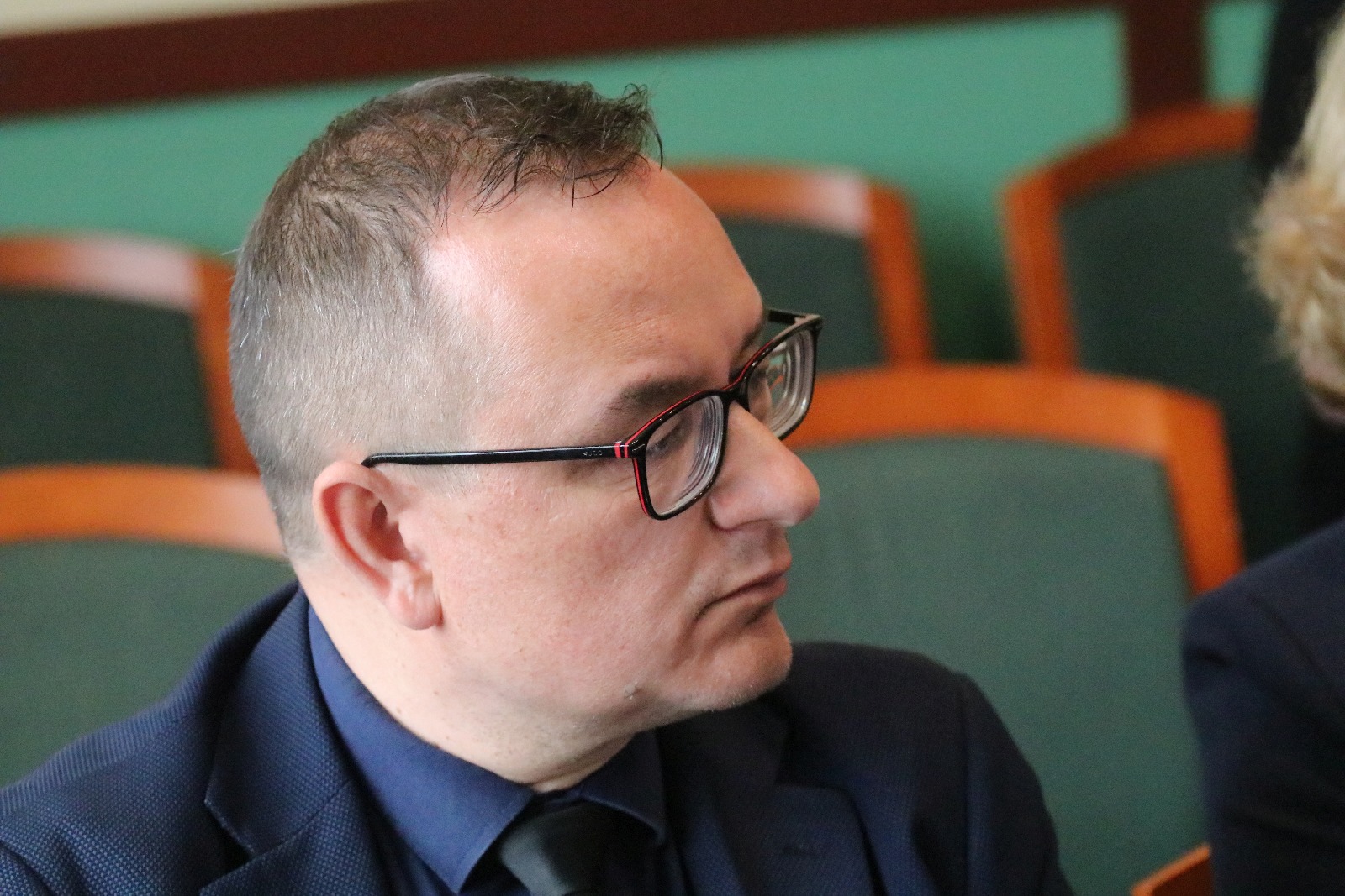 Kolejna sesja rady miejskiej legnicy z protestem w tle