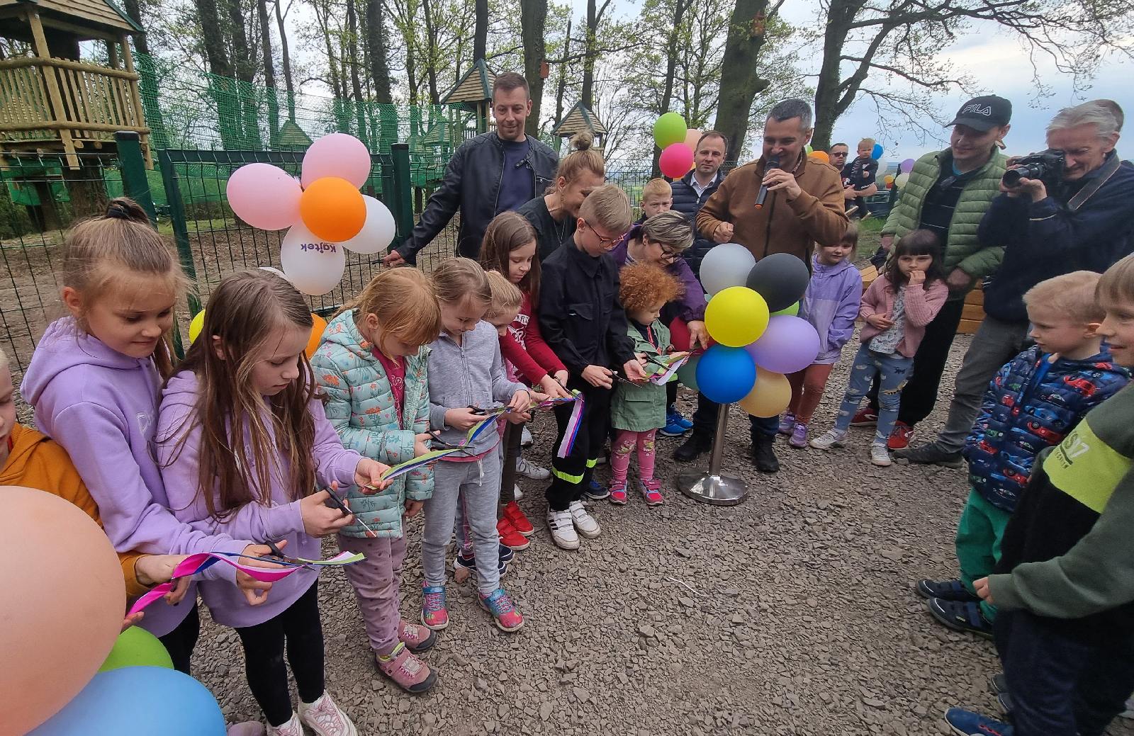 Park linowy w Lasku Bakalskim już do dyspozycji dzieci
