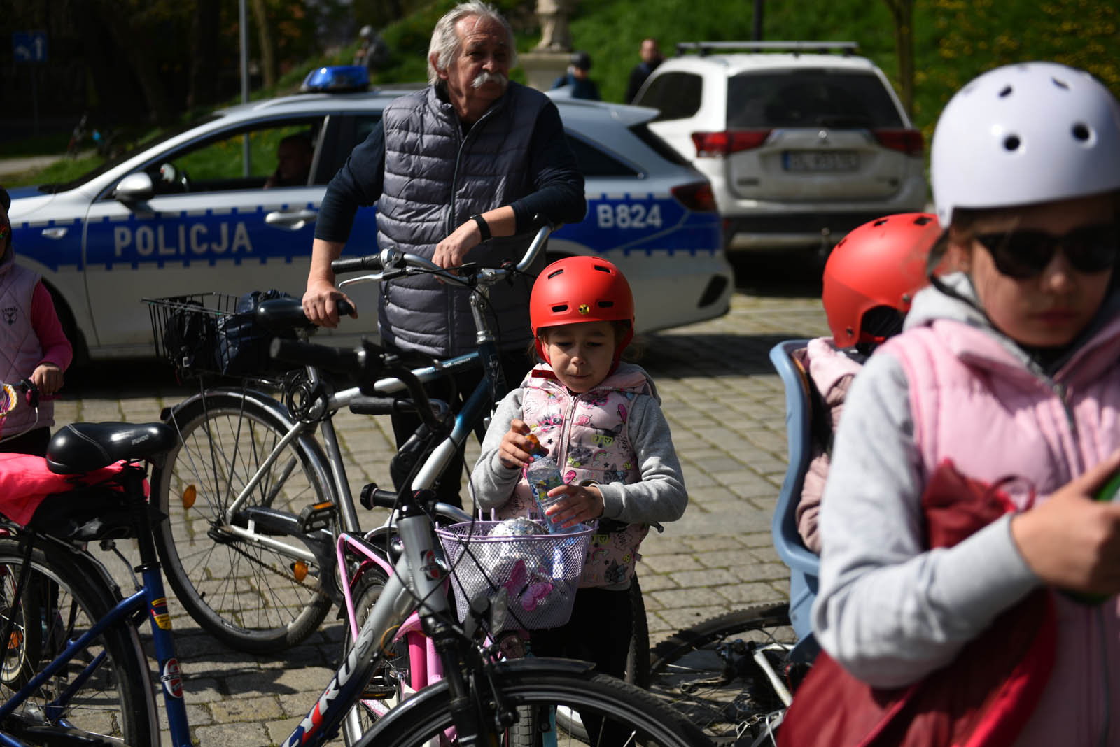 Wsiedli na rowery i pojechali z OSiRem na wycieczkę do Bieniowic