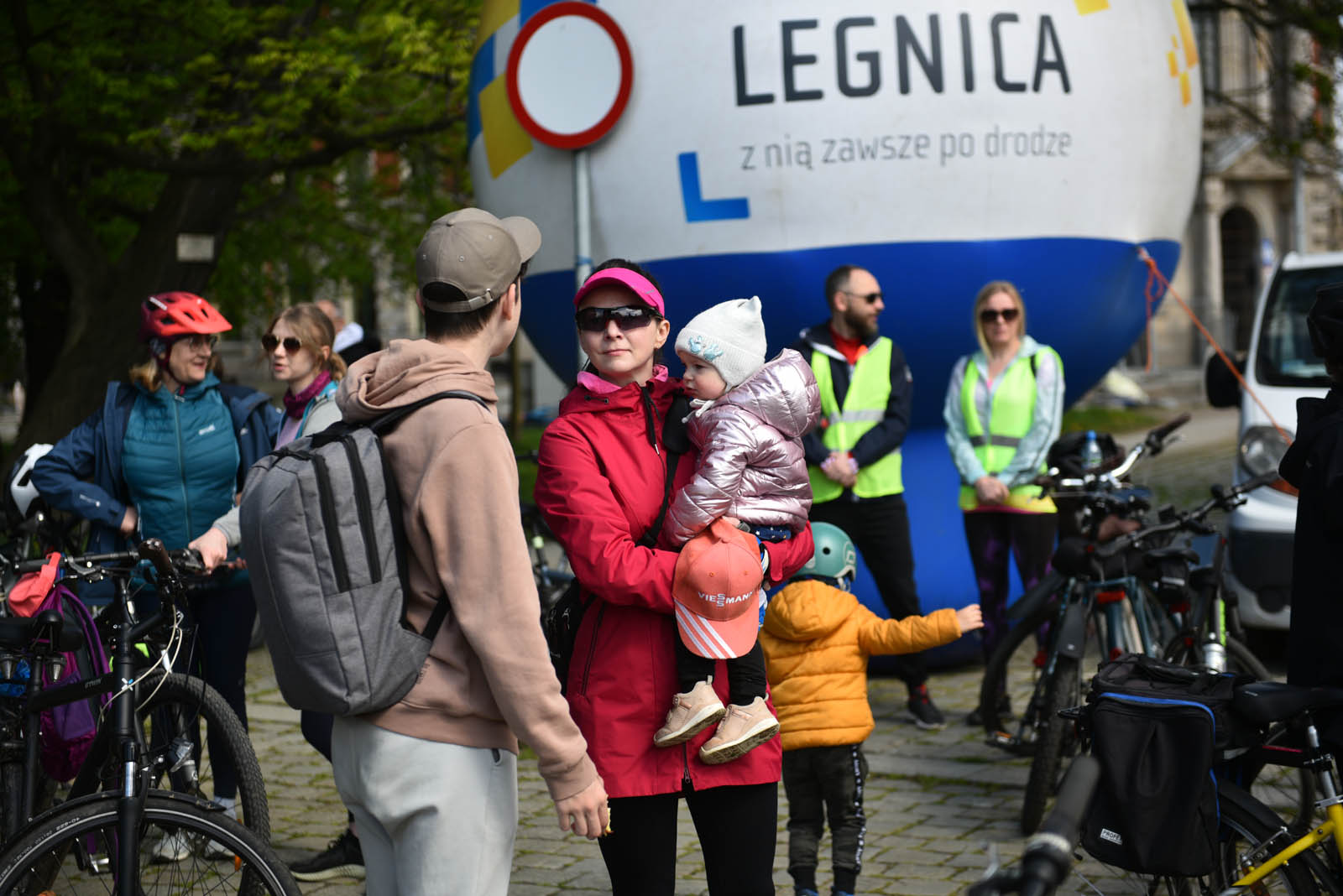 Wsiedli na rowery i pojechali z OSiRem na wycieczkę do Bieniowic