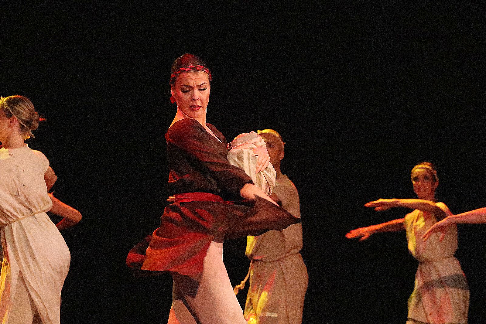 Ballet Magnificat w spektaklu Deliver us! (Wybaw nas)