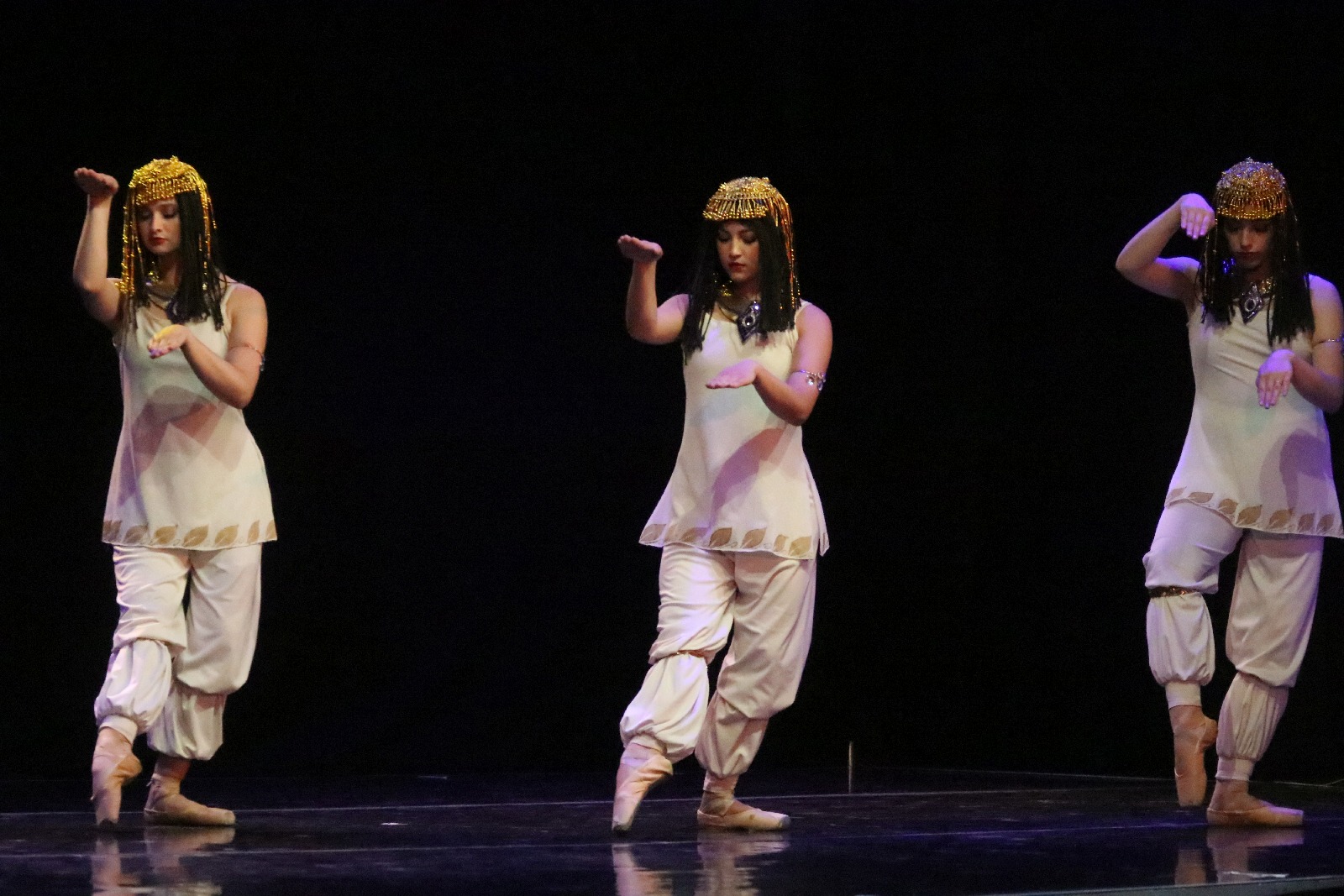 Ballet Magnificat w spektaklu Deliver us! (Wybaw nas)