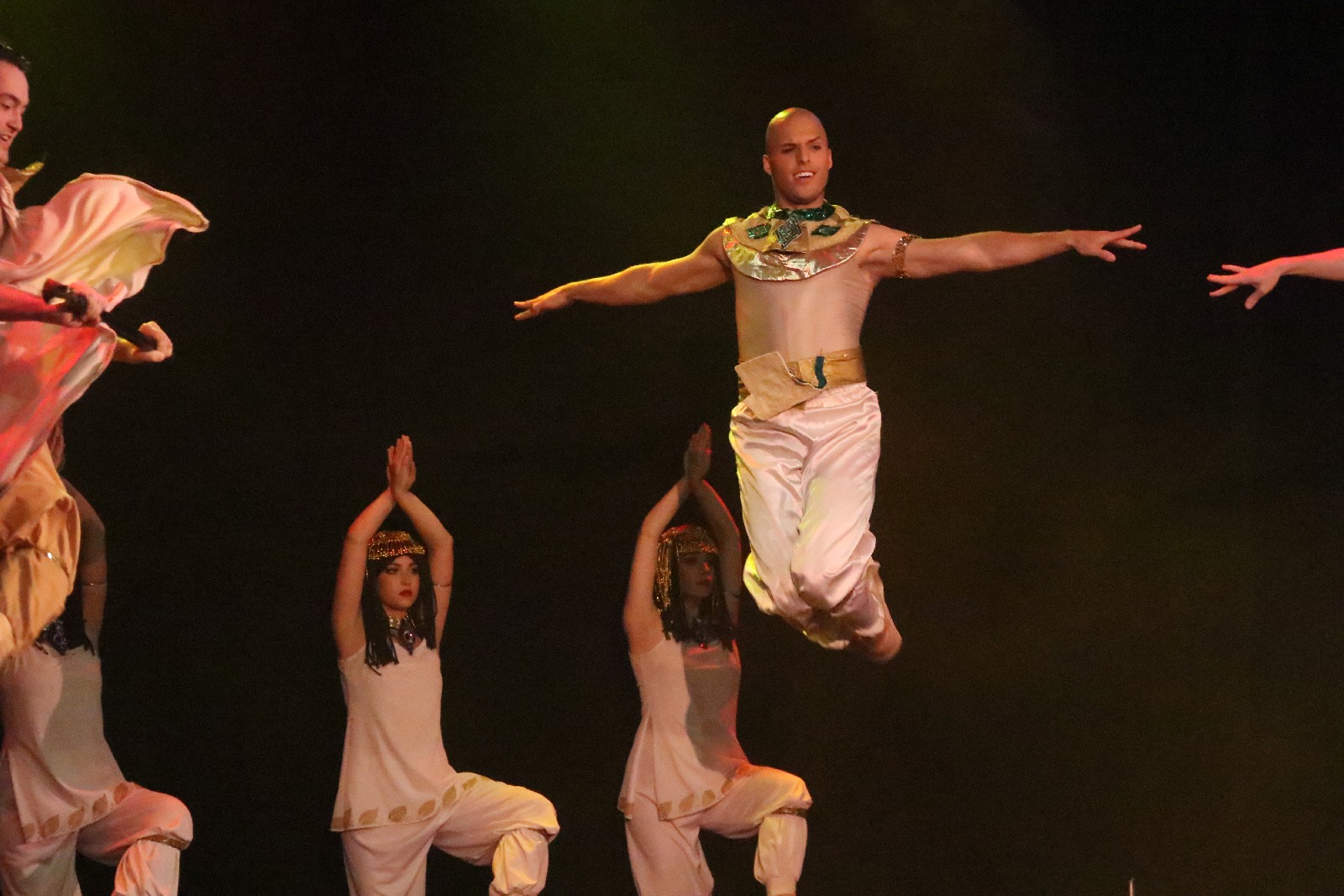 Ballet Magnificat w spektaklu Deliver us! (Wybaw nas)