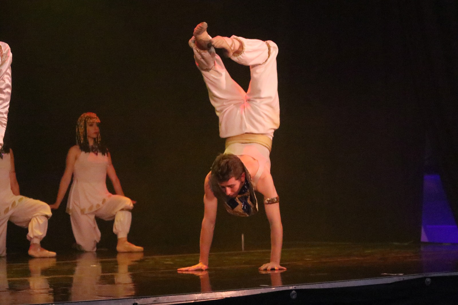 Ballet Magnificat w spektaklu Deliver us! (Wybaw nas)