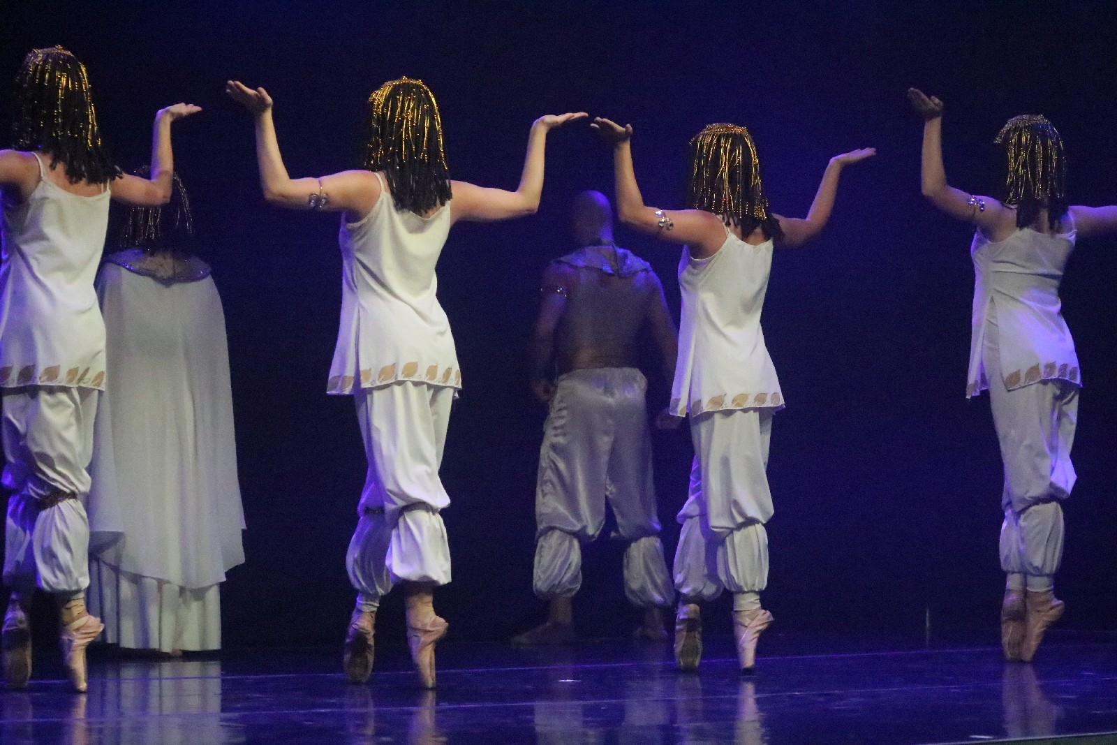 Ballet Magnificat w spektaklu Deliver us! (Wybaw nas)