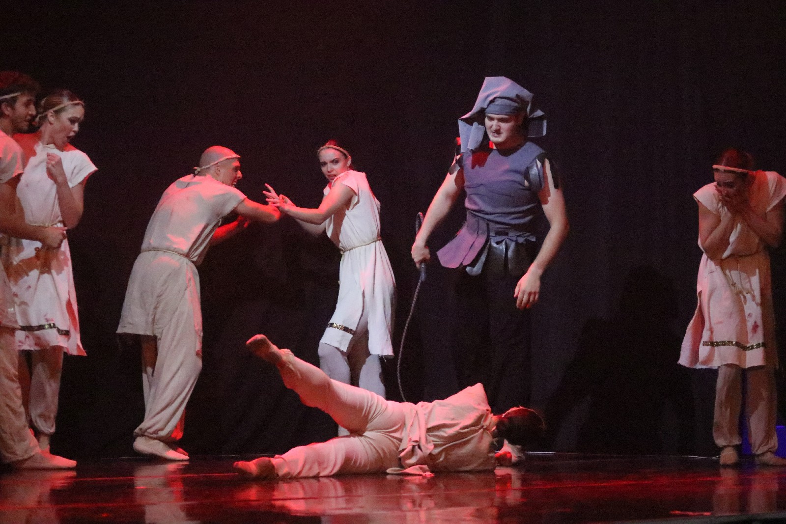 Ballet Magnificat w spektaklu Deliver us! (Wybaw nas)