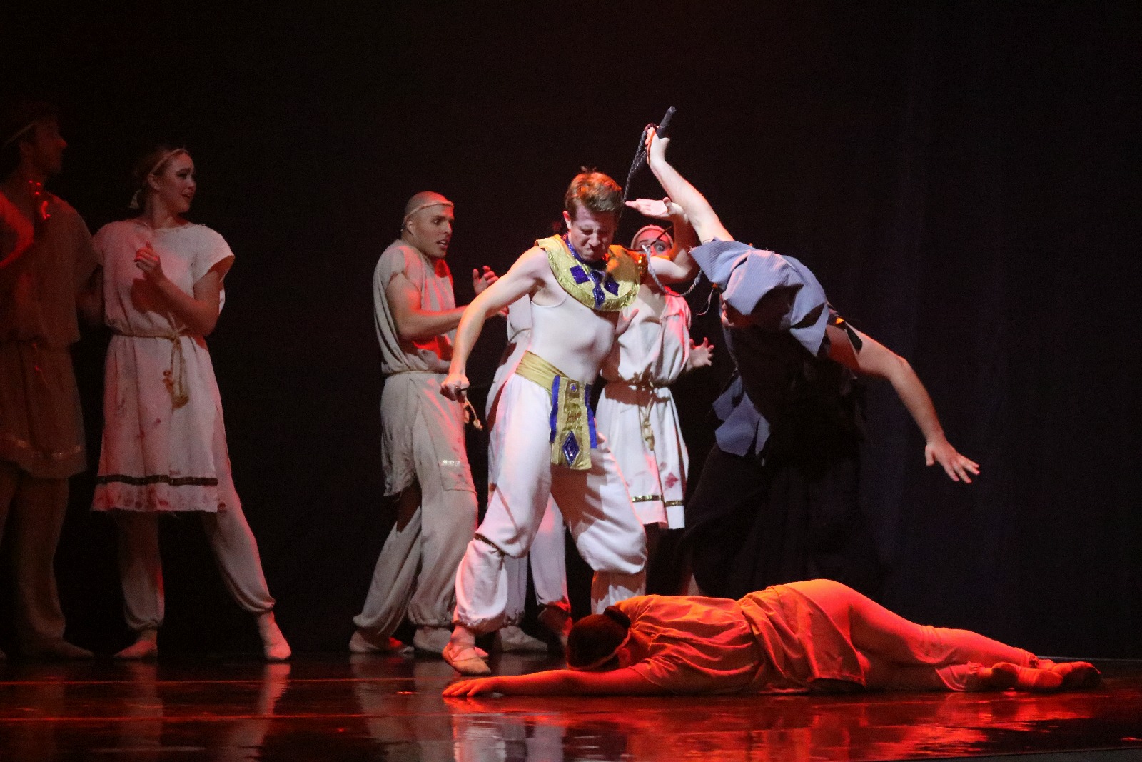 Ballet Magnificat w spektaklu Deliver us! (Wybaw nas)
