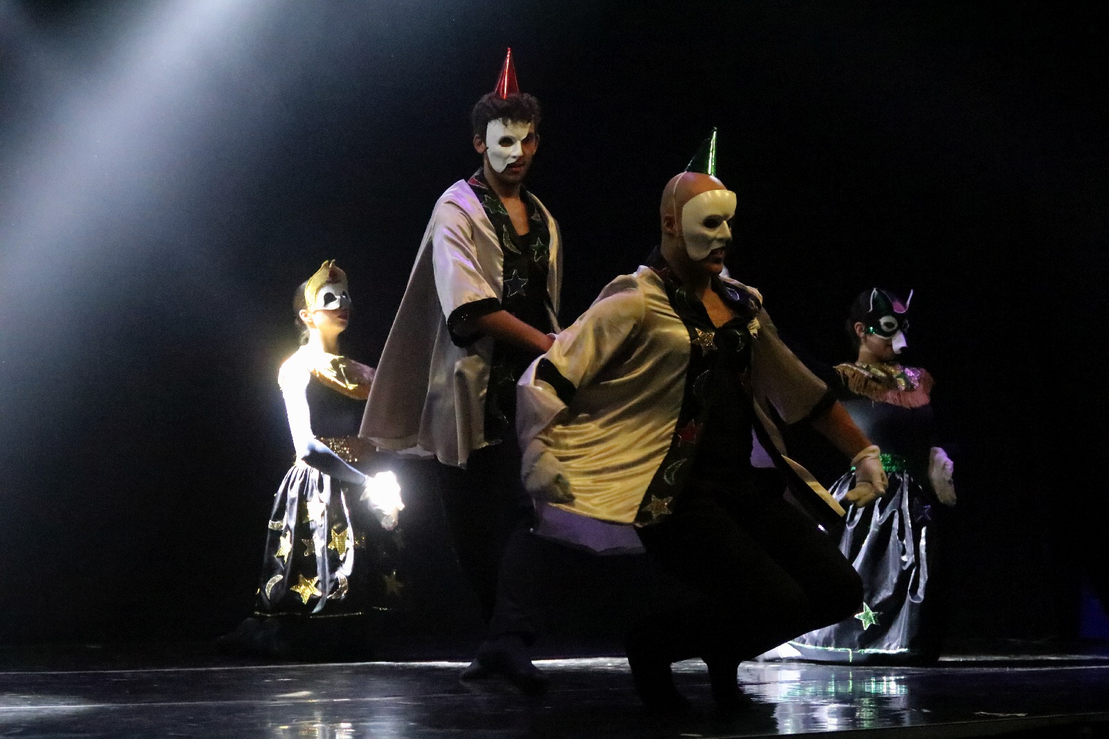 Ballet Magnificat w spektaklu Deliver us! (Wybaw nas)