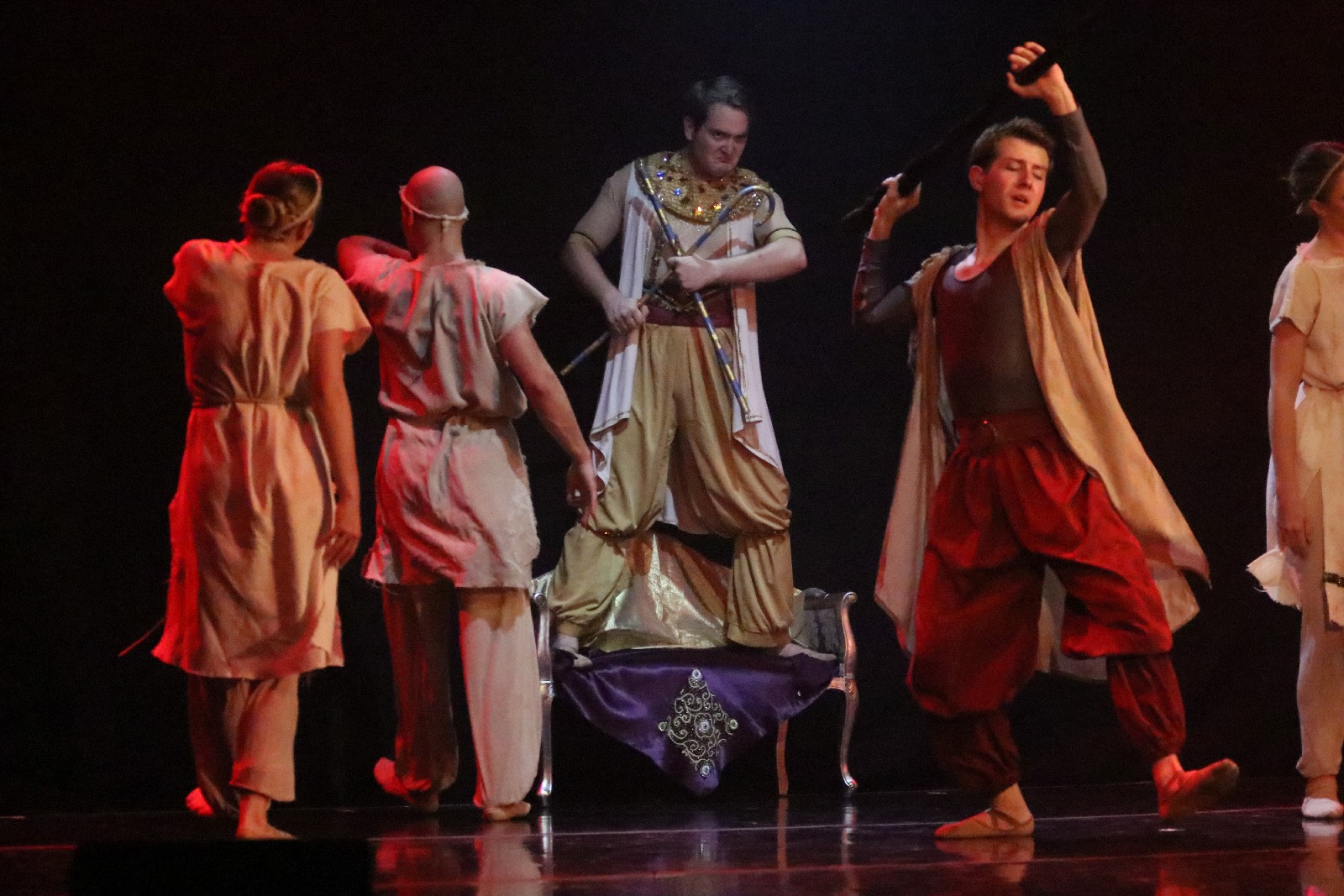 Ballet Magnificat w spektaklu Deliver us! (Wybaw nas)