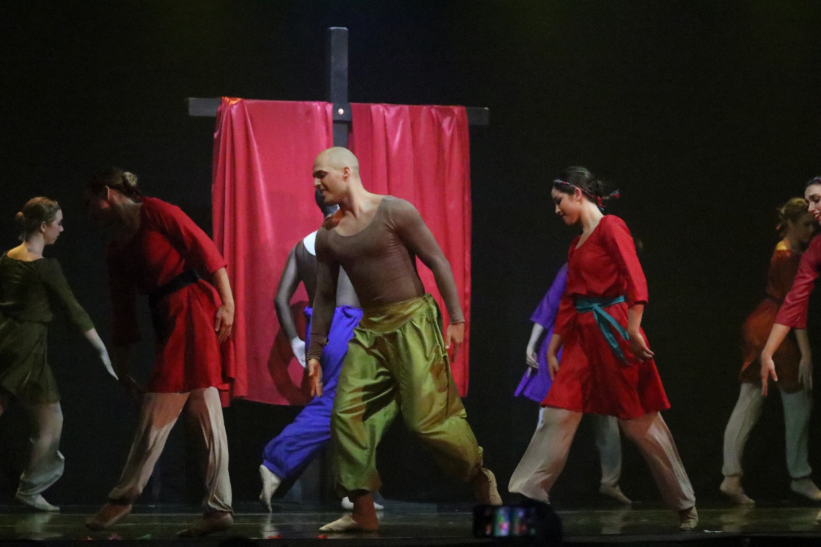 Ballet Magnificat w spektaklu Deliver us! (Wybaw nas)