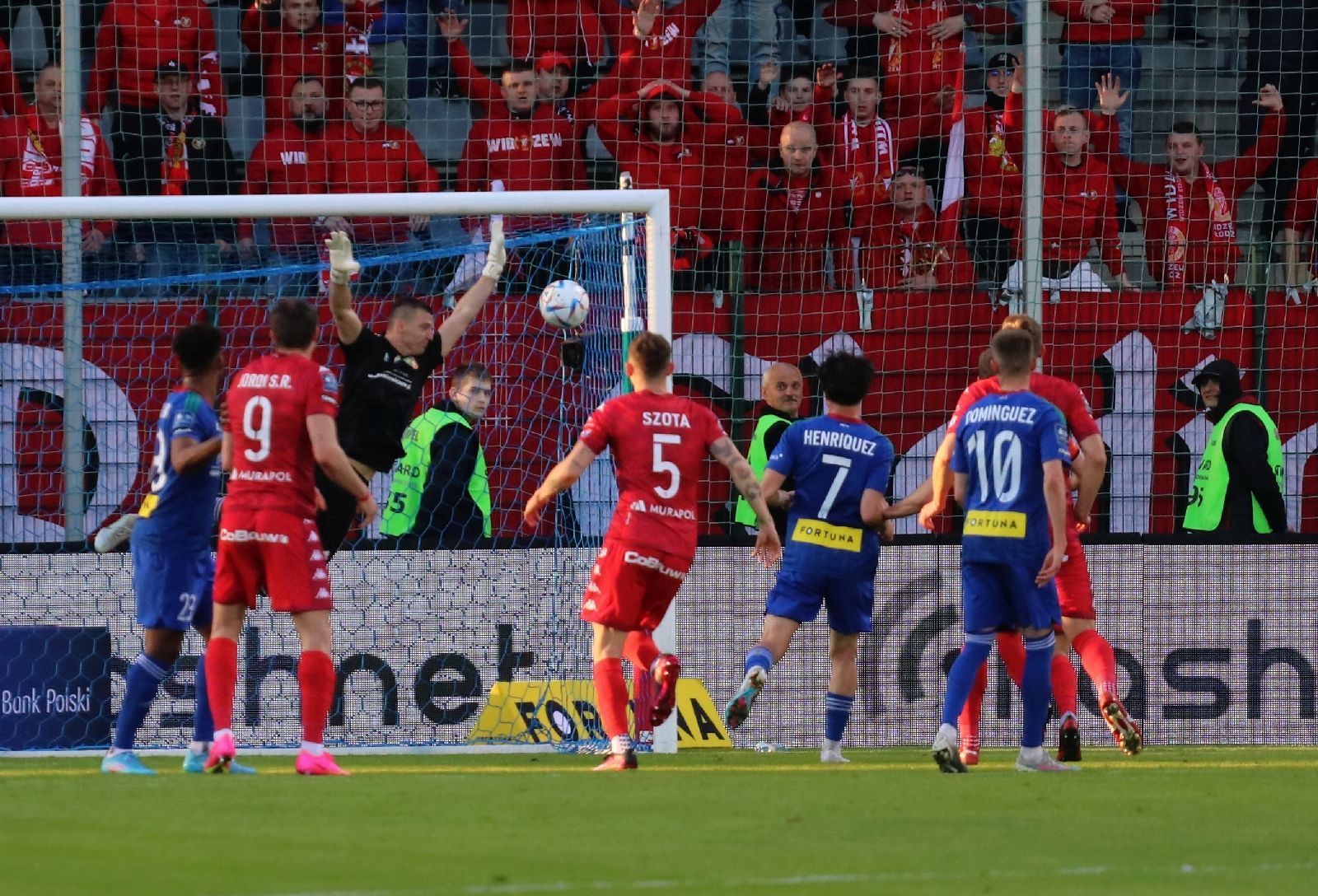 Miedź przegrywa w przedostatnim meczu u siebie z Widzewem