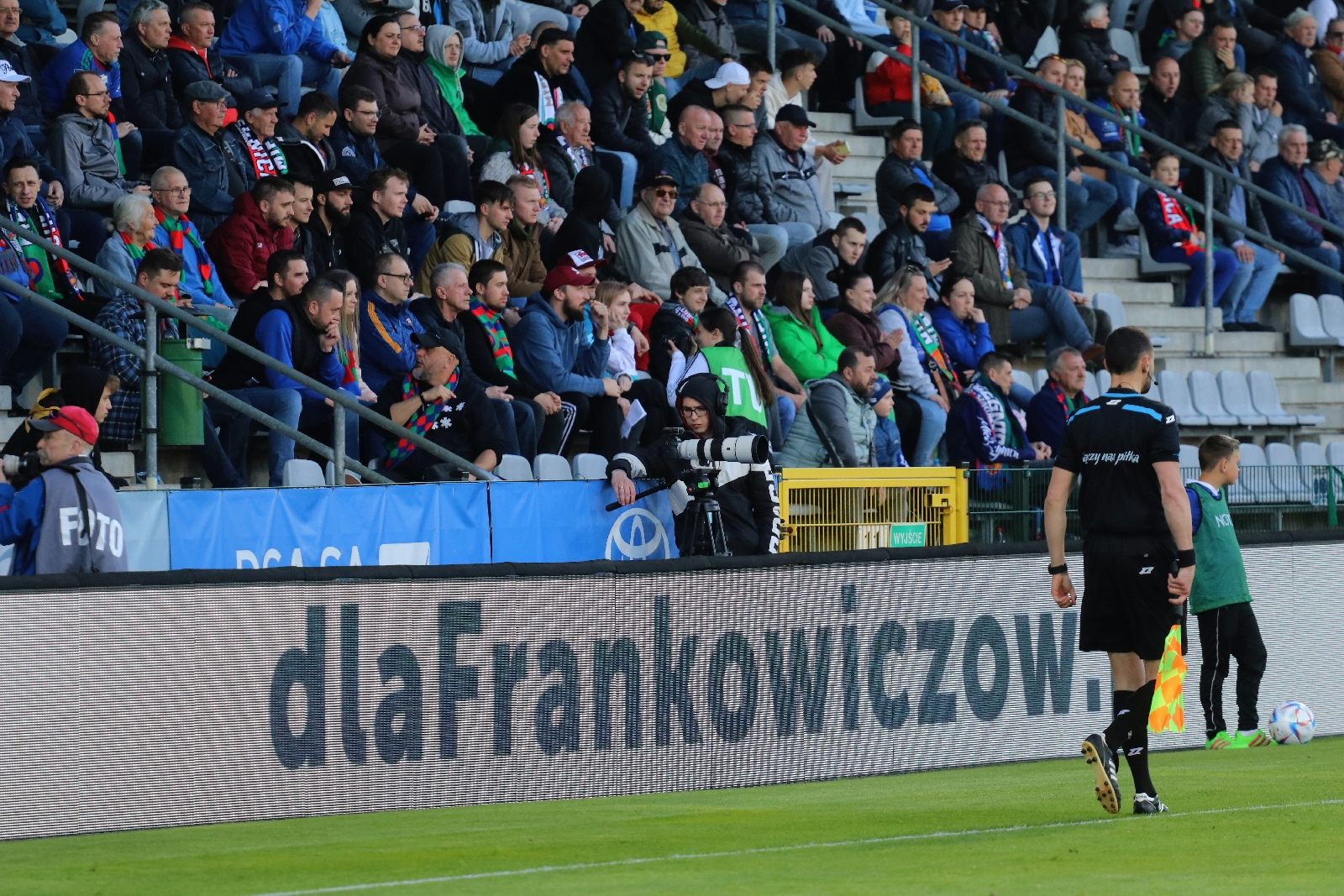 Mimo dopingu kibiców Miedź przegrywa z Widzewem