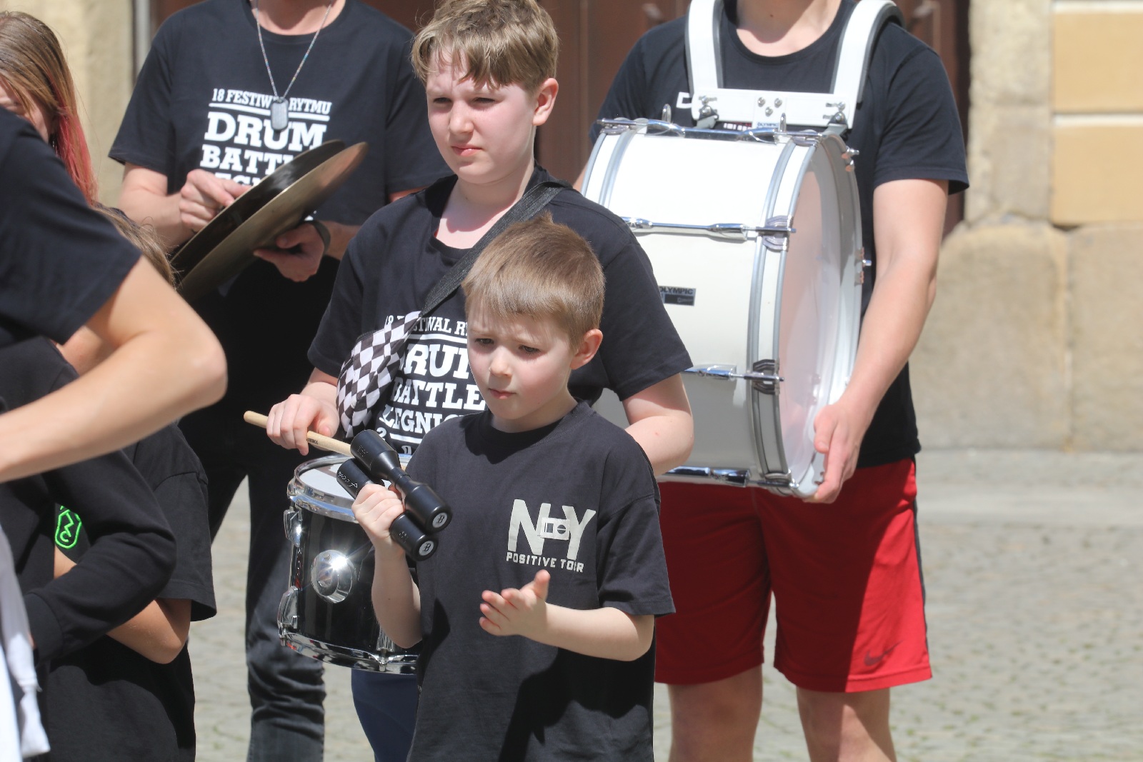 Parada perkusyjna pod wodzą Jacka Muzioła przeszła przez Legnicę