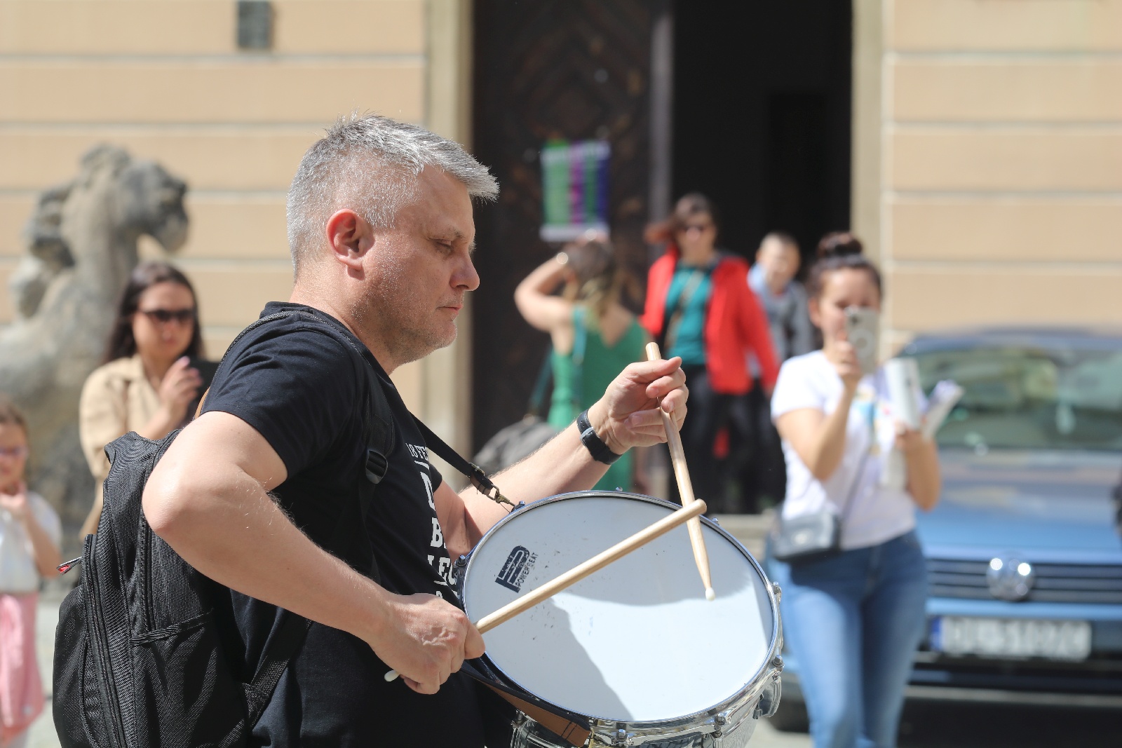 Parada perkusyjna pod wodzą Jacka Muzioła przeszła przez Legnicę