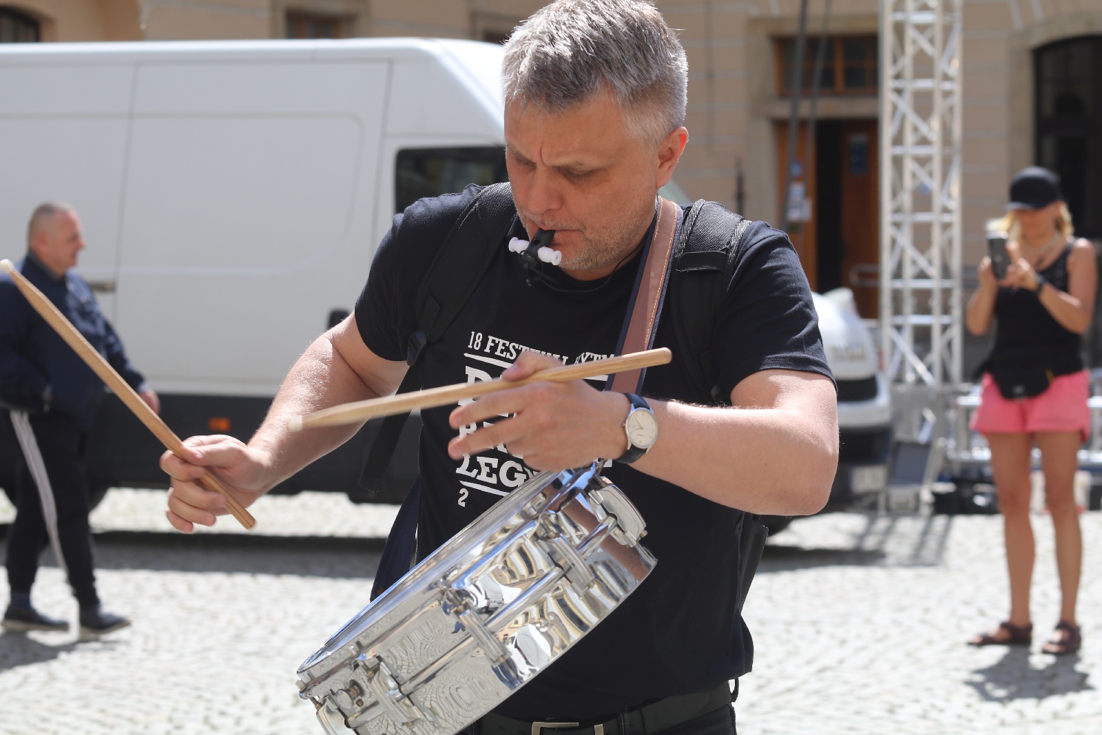 Parada perkusyjna pod wodzą Jacka Muzioła przeszła przez Legnicę