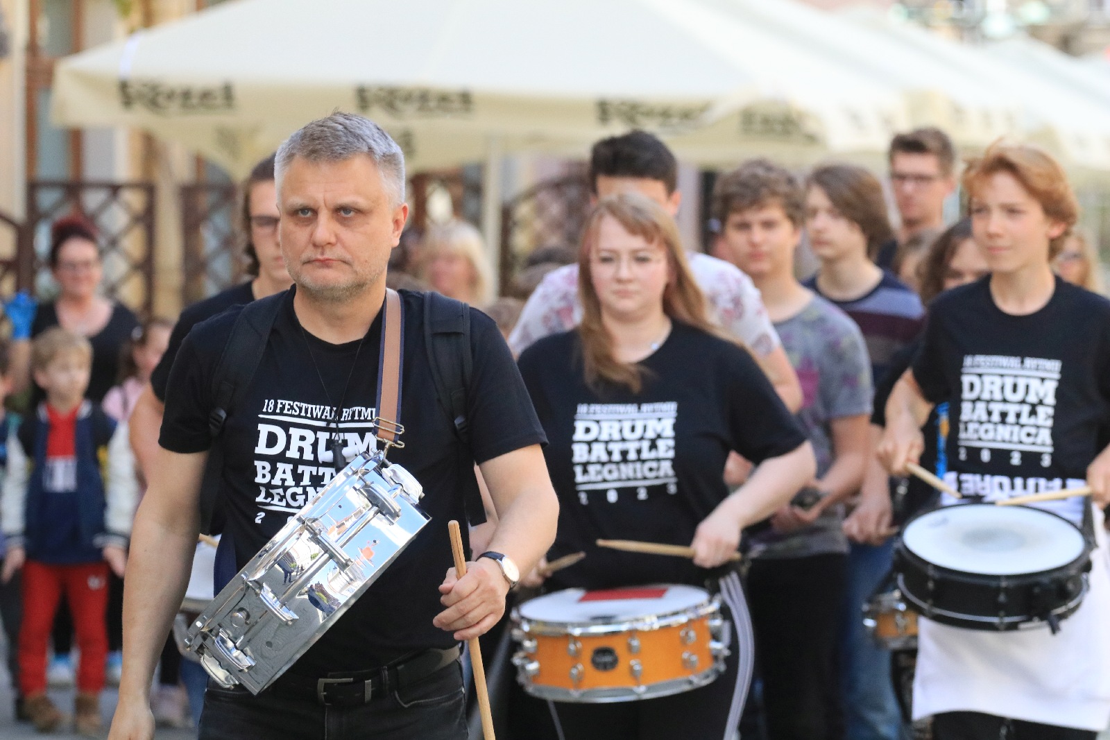 Parada perkusyjna pod wodzą Jacka Muzioła przeszła przez Legnicę