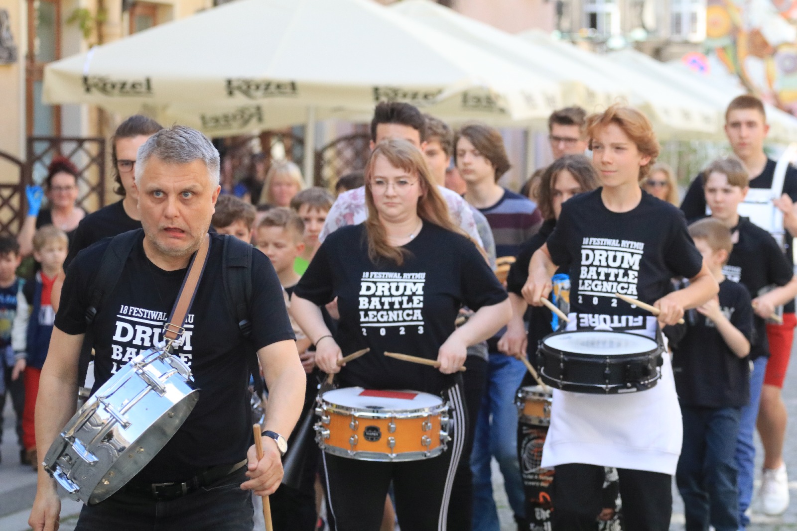 Parada perkusyjna pod wodzą Jacka Muzioła przeszła przez Legnicę