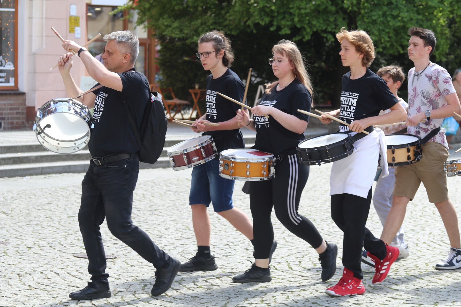 Parada perkusyjna pod wodzą Jacka Muzioła przeszła przez Legnicę