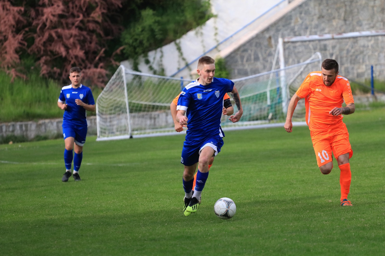 Konfeks Legnica w dziesiątkę wygrywa z Czarnymi Dziewin