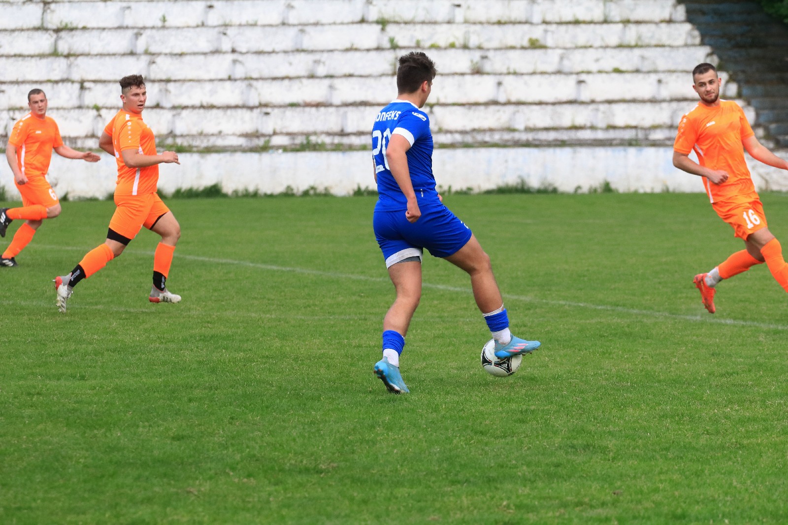 Konfeks Legnica w dziesiątkę wygrywa z Czarnymi Dziewin