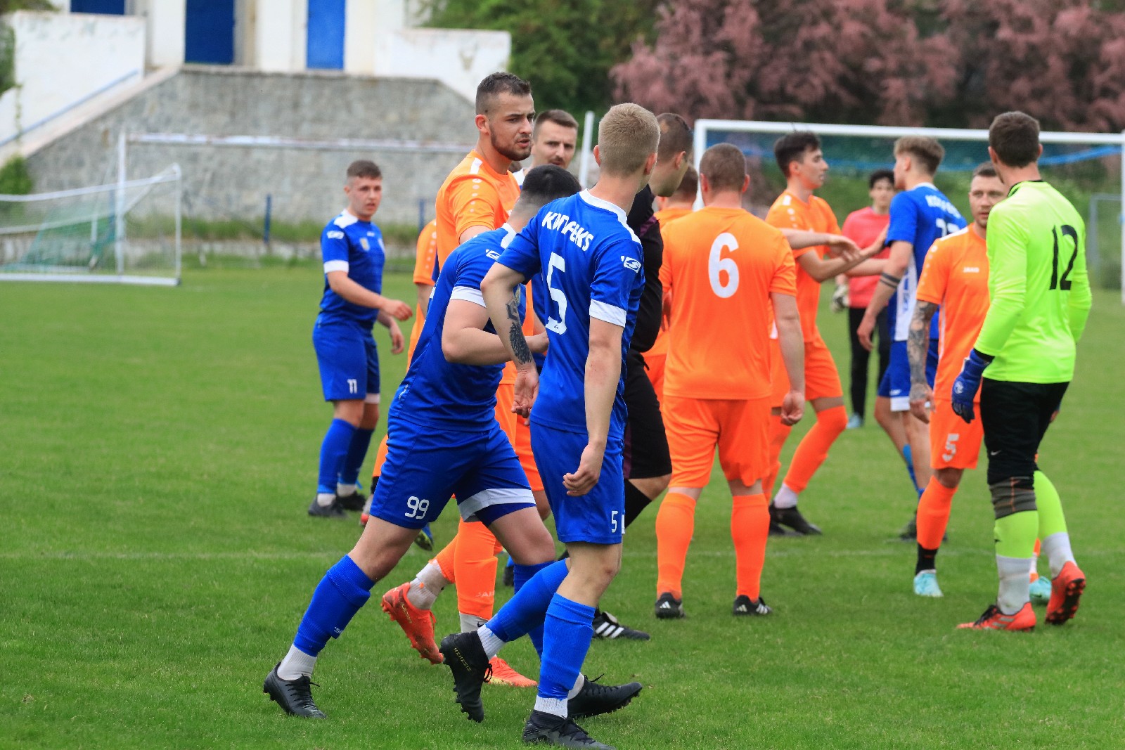Konfeks Legnica w dziesiątkę wygrywa z Czarnymi Dziewin