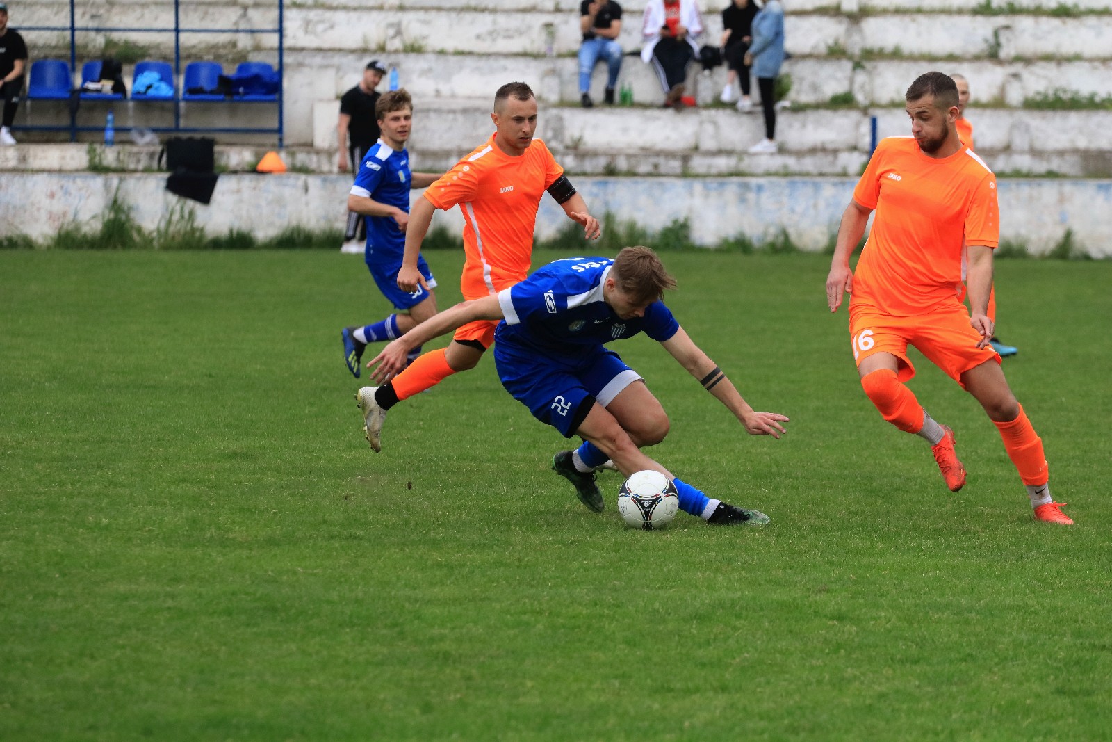 Konfeks Legnica w dziesiątkę wygrywa z Czarnymi Dziewin