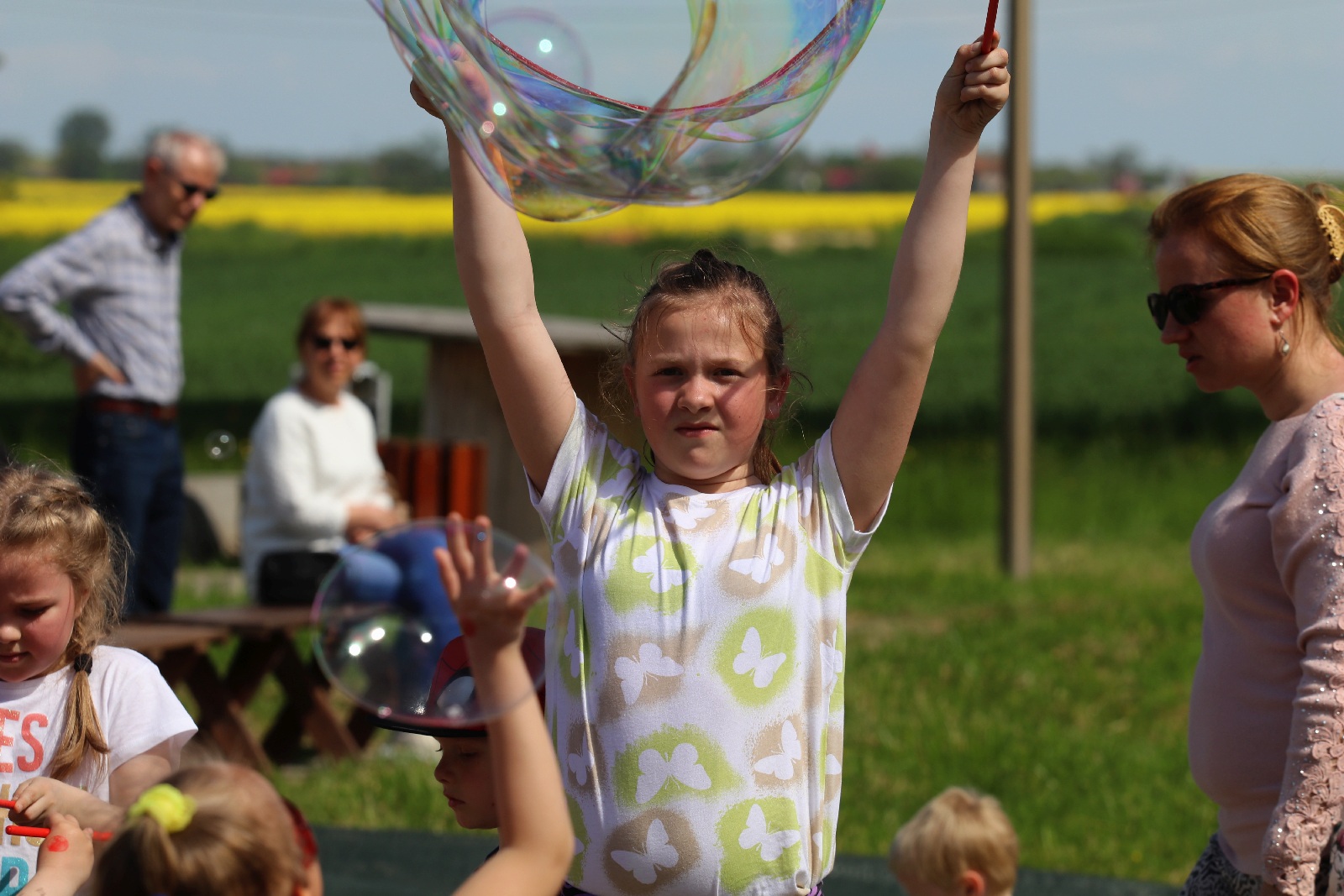 Niedzielne szaleństwa z Chomiak Event na boisku w Piotrówku