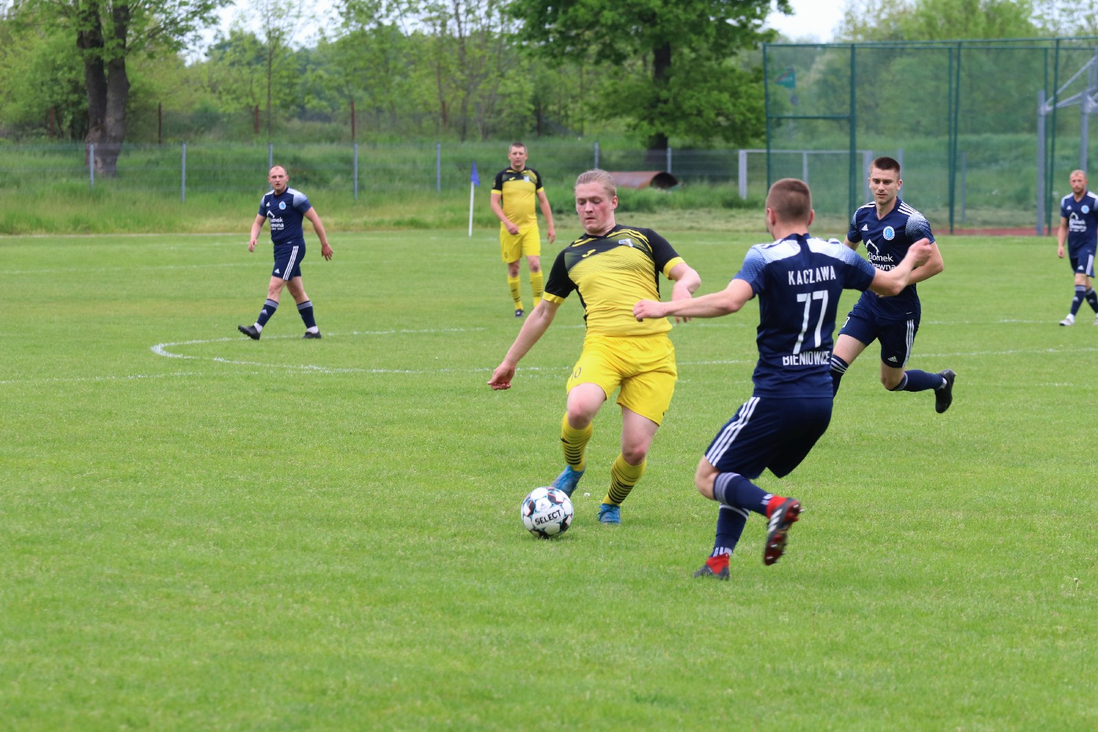 Kaczawa Bieniowice pokonuje Orzeł Zagrodno w zaległym meczu