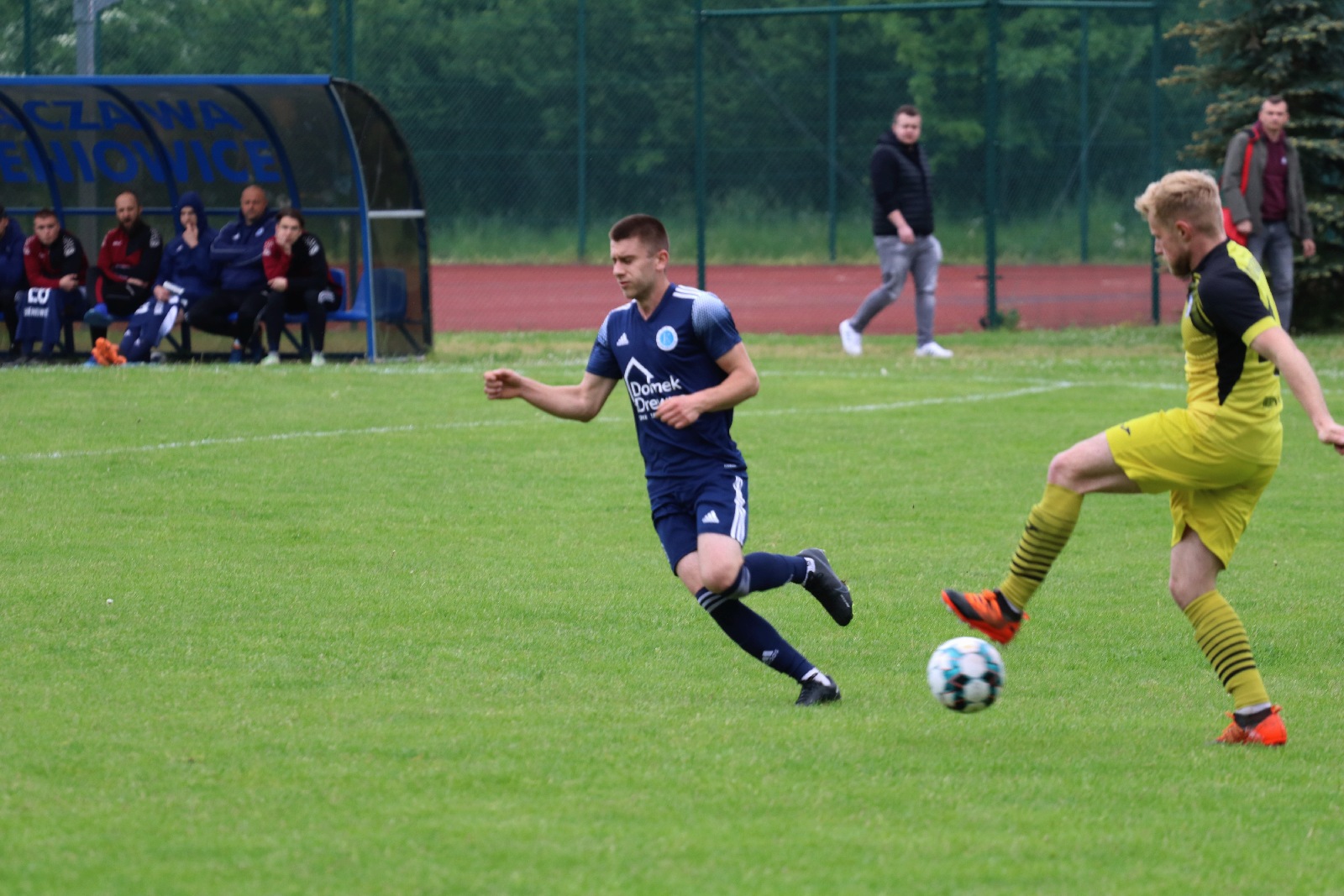 Kaczawa Bieniowice pokonuje Orzeł Zagrodno w zaległym meczu