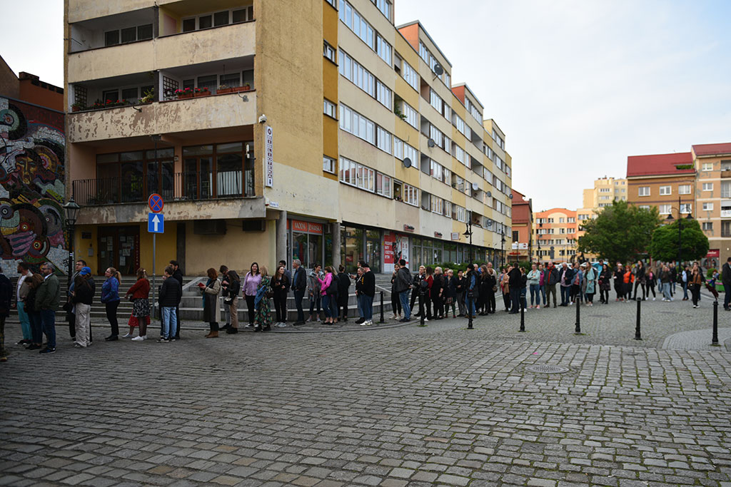 Tłumy na koncercie Ralpha Kaminskiego. Dziedziniec pełen fanów