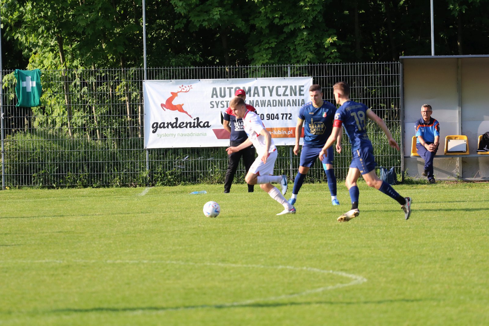 Remis w Kochlicach. Hat trick Dawida Stachowiaka z Iskry