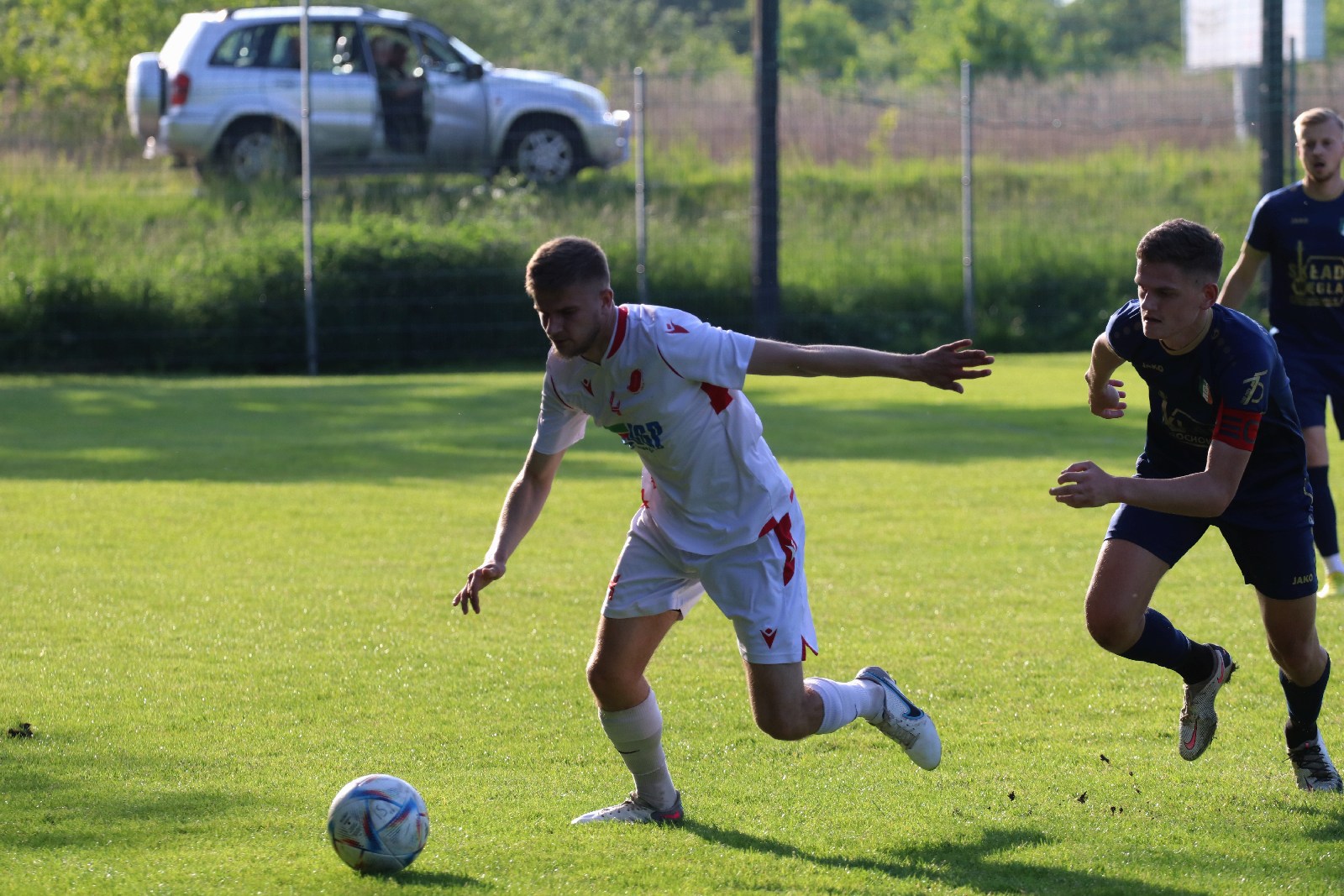 Remis w Kochlicach. Hat trick Dawida Stachowiaka z Iskry