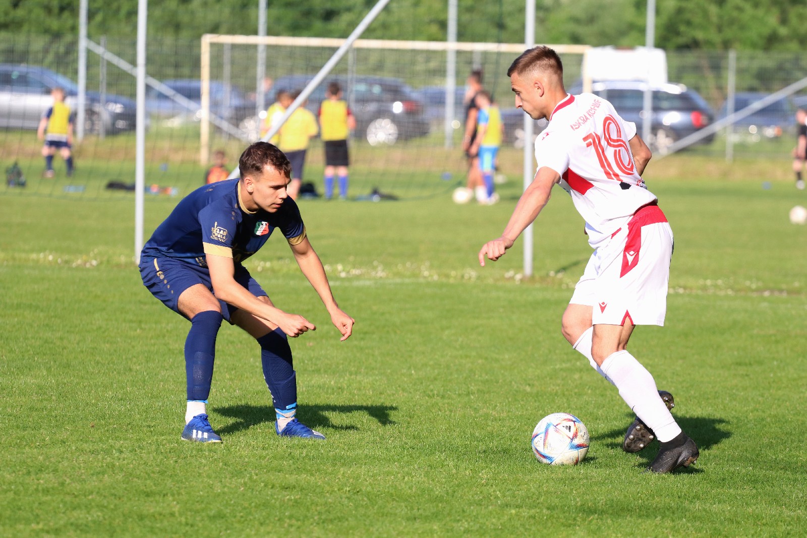 Remis w Kochlicach. Hat trick Dawida Stachowiaka z Iskry