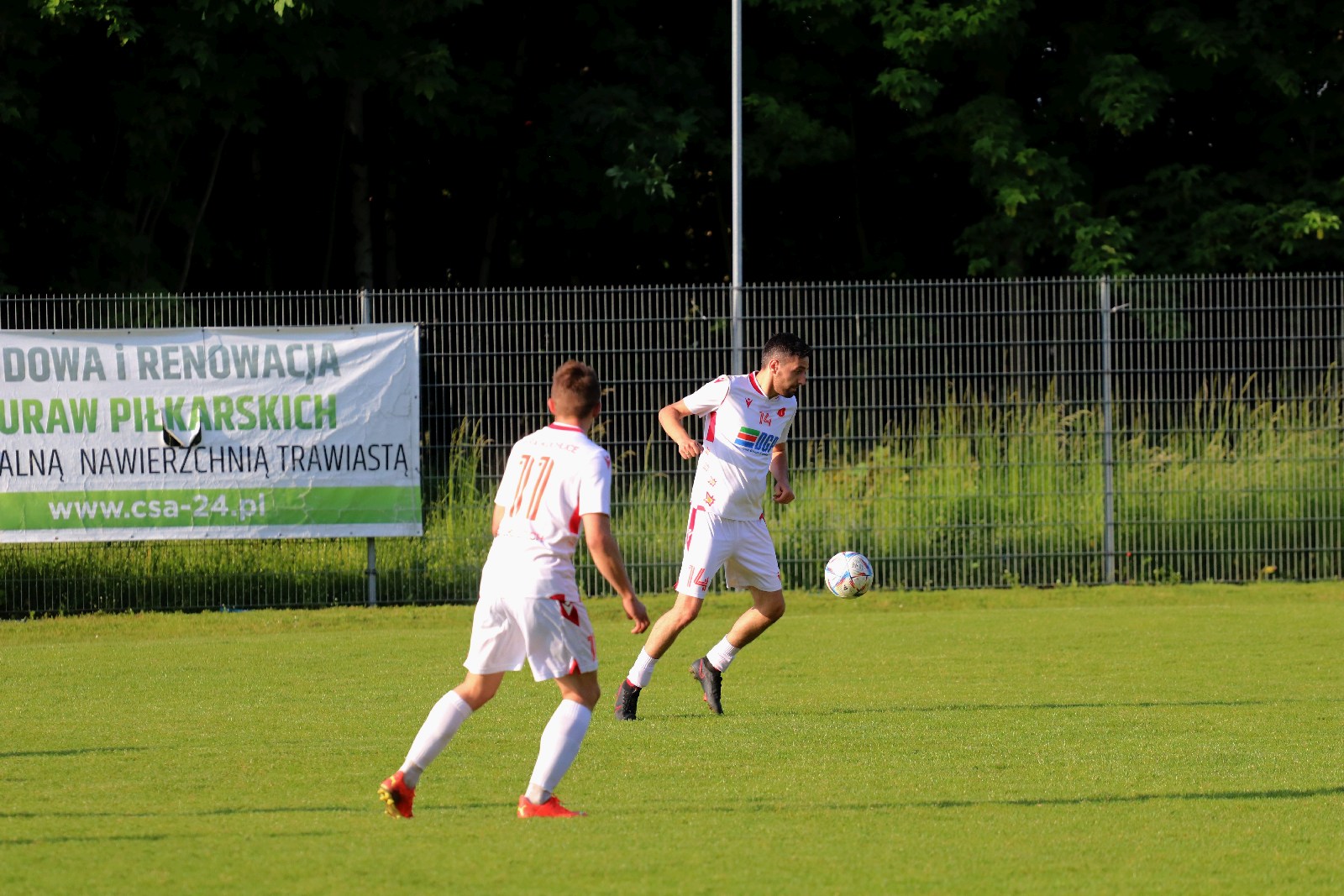 Remis w Kochlicach. Hat trick Dawida Stachowiaka z Iskry