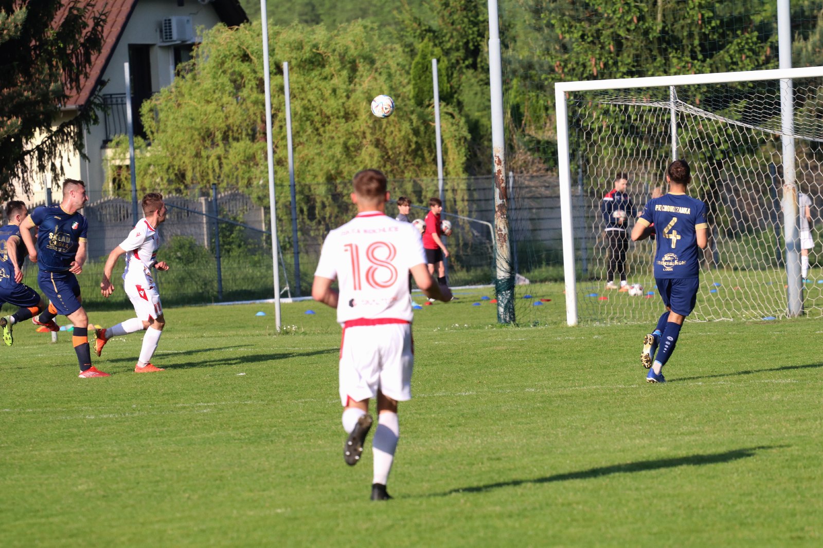 Remis w Kochlicach. Hat trick Dawida Stachowiaka z Iskry