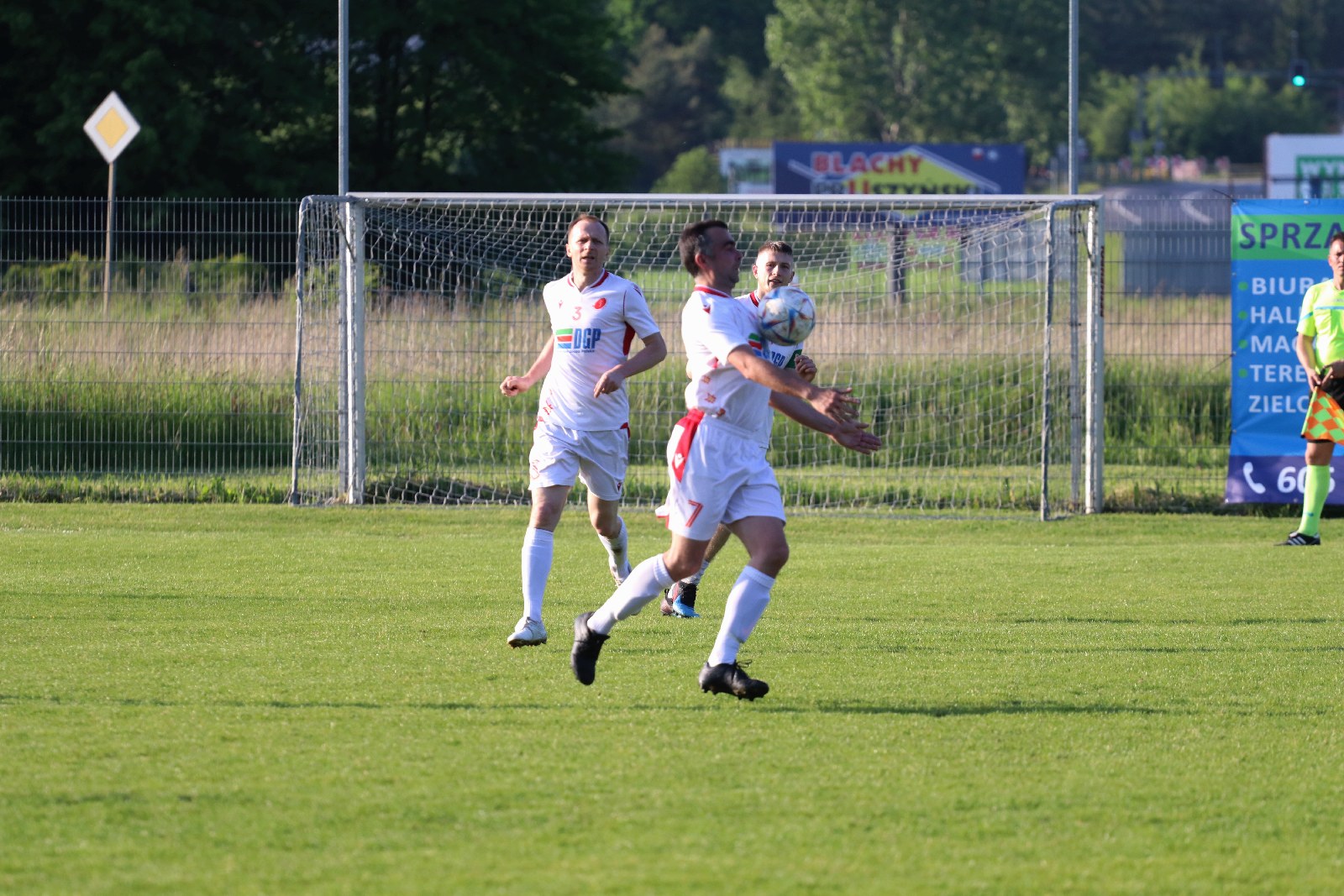 Remis w Kochlicach. Hat trick Dawida Stachowiaka z Iskry