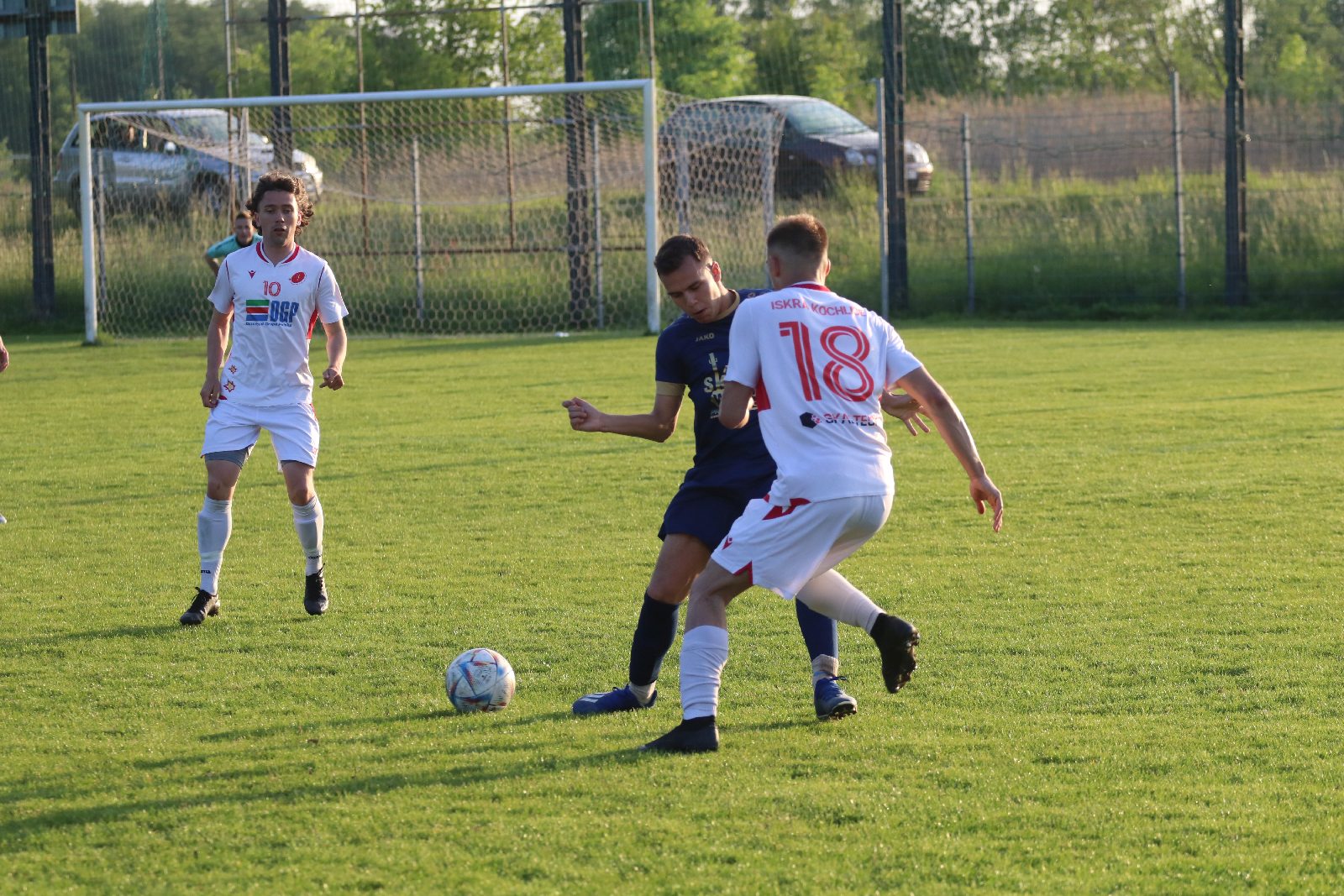 Remis w Kochlicach. Hat trick Dawida Stachowiaka z Iskry