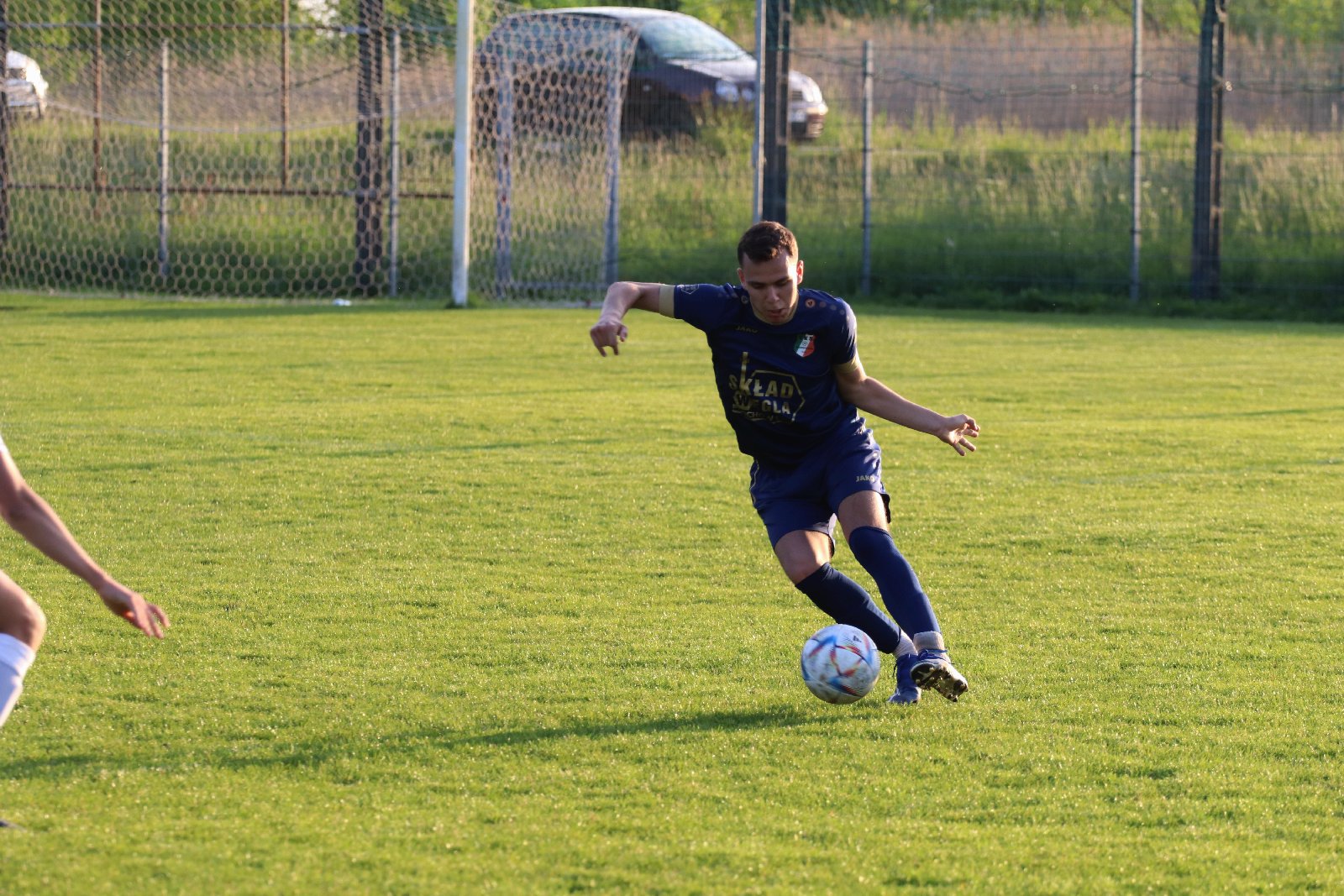 Remis w Kochlicach. Hat trick Dawida Stachowiaka z Iskry