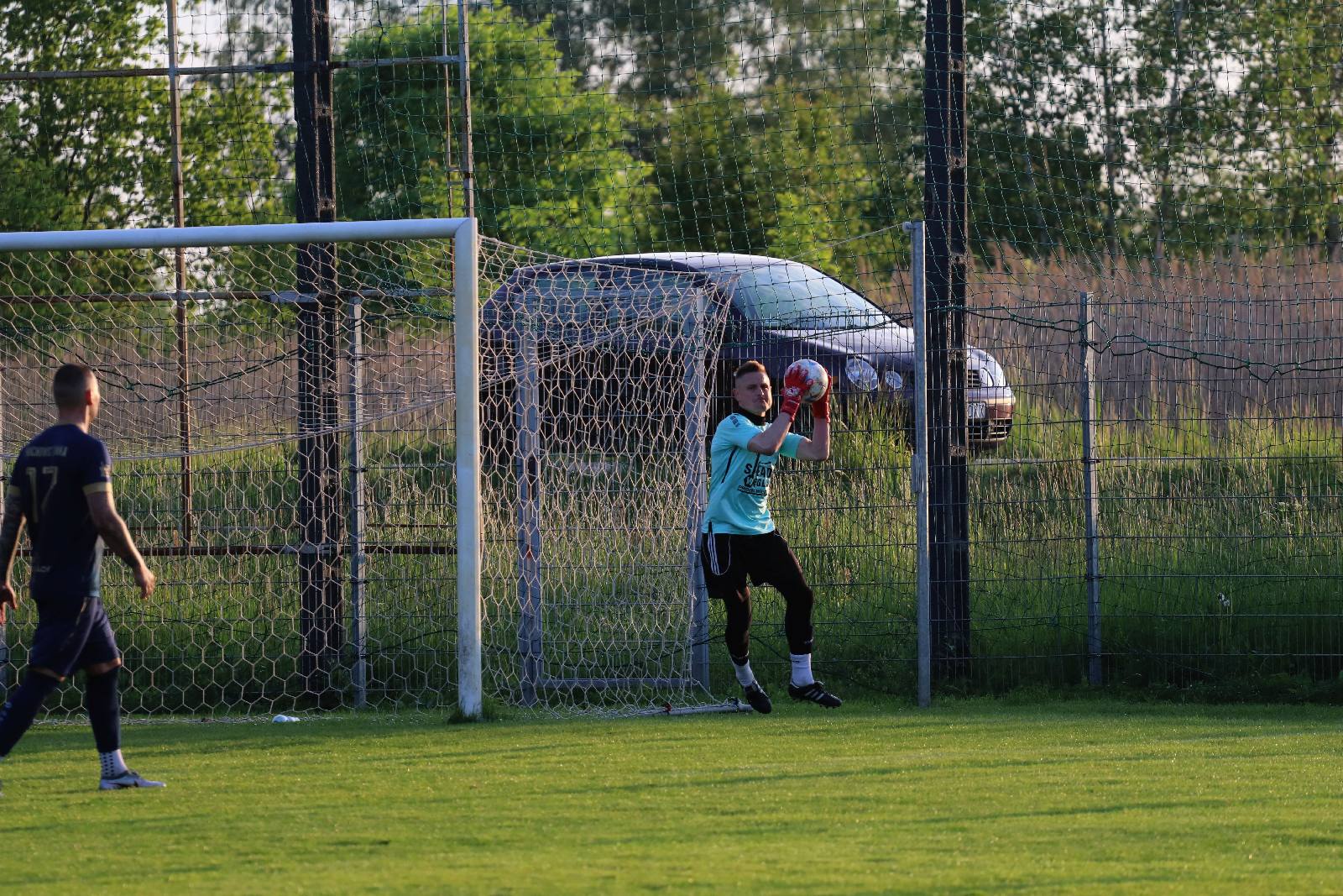 Remis w Kochlicach. Hat trick Dawida Stachowiaka z Iskry
