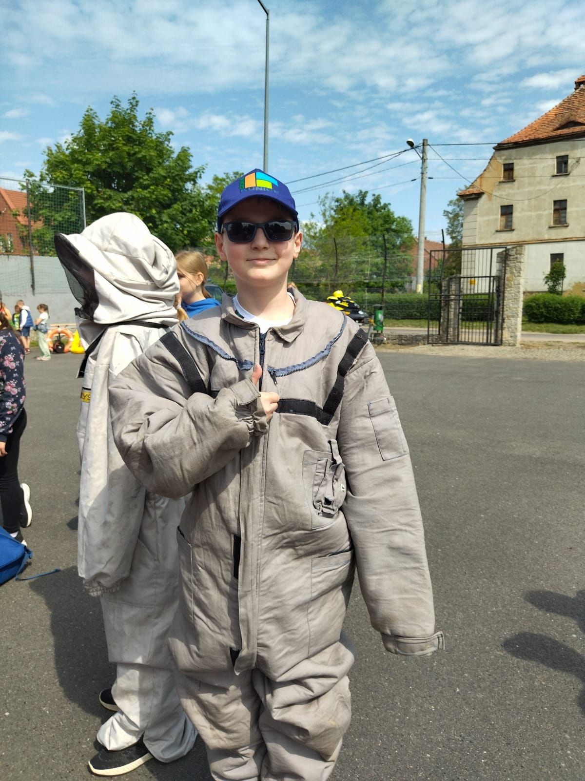 Piknik bezpieczeństwa na boisku Szkoły Podstawowej w Kunicach