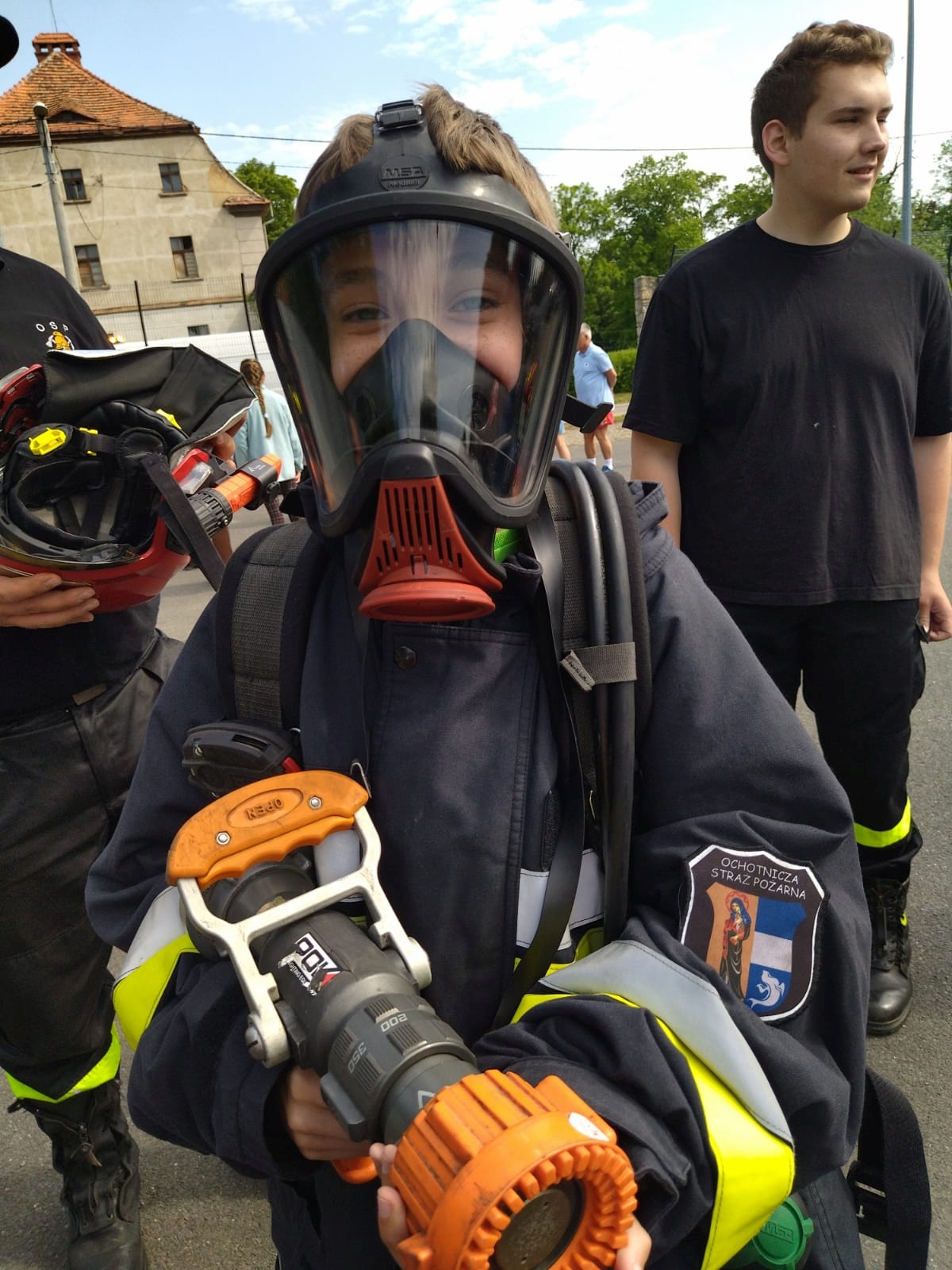 Piknik bezpieczeństwa na boisku Szkoły Podstawowej w Kunicach