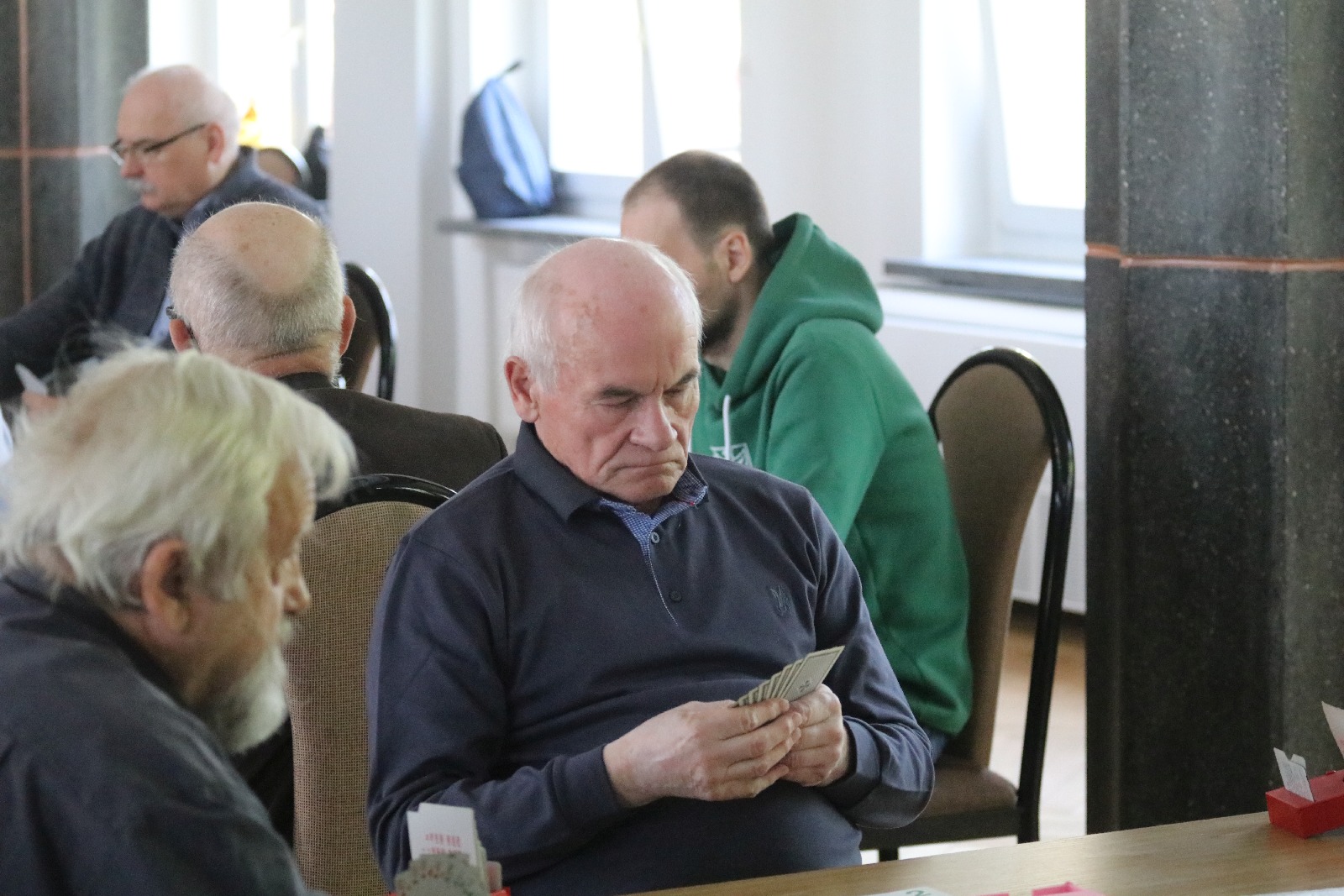 Czterdzieci jeden par stanęło do rywalizacji brydżowych