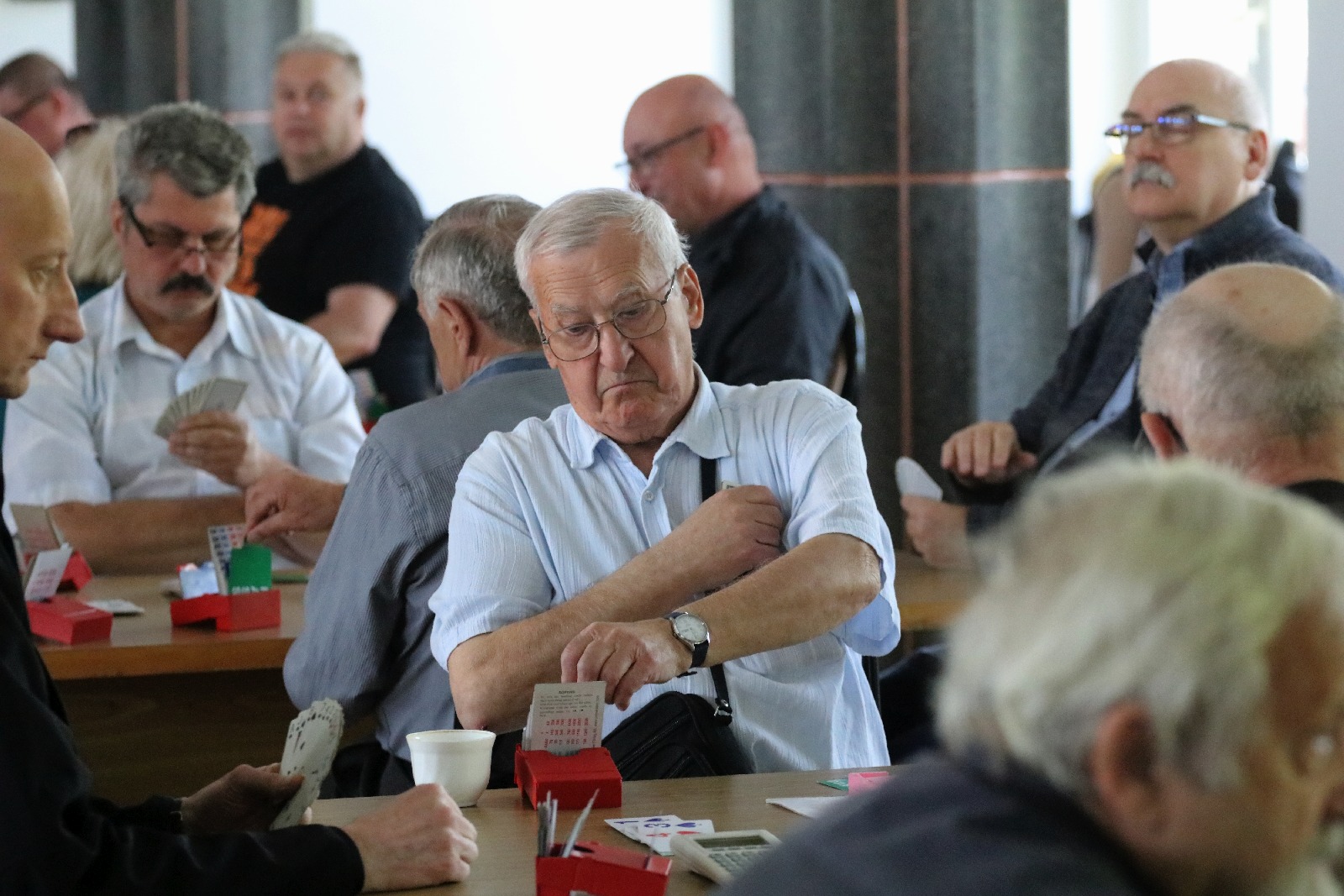 Czterdzieci jeden par stanęło do rywalizacji brydżowych