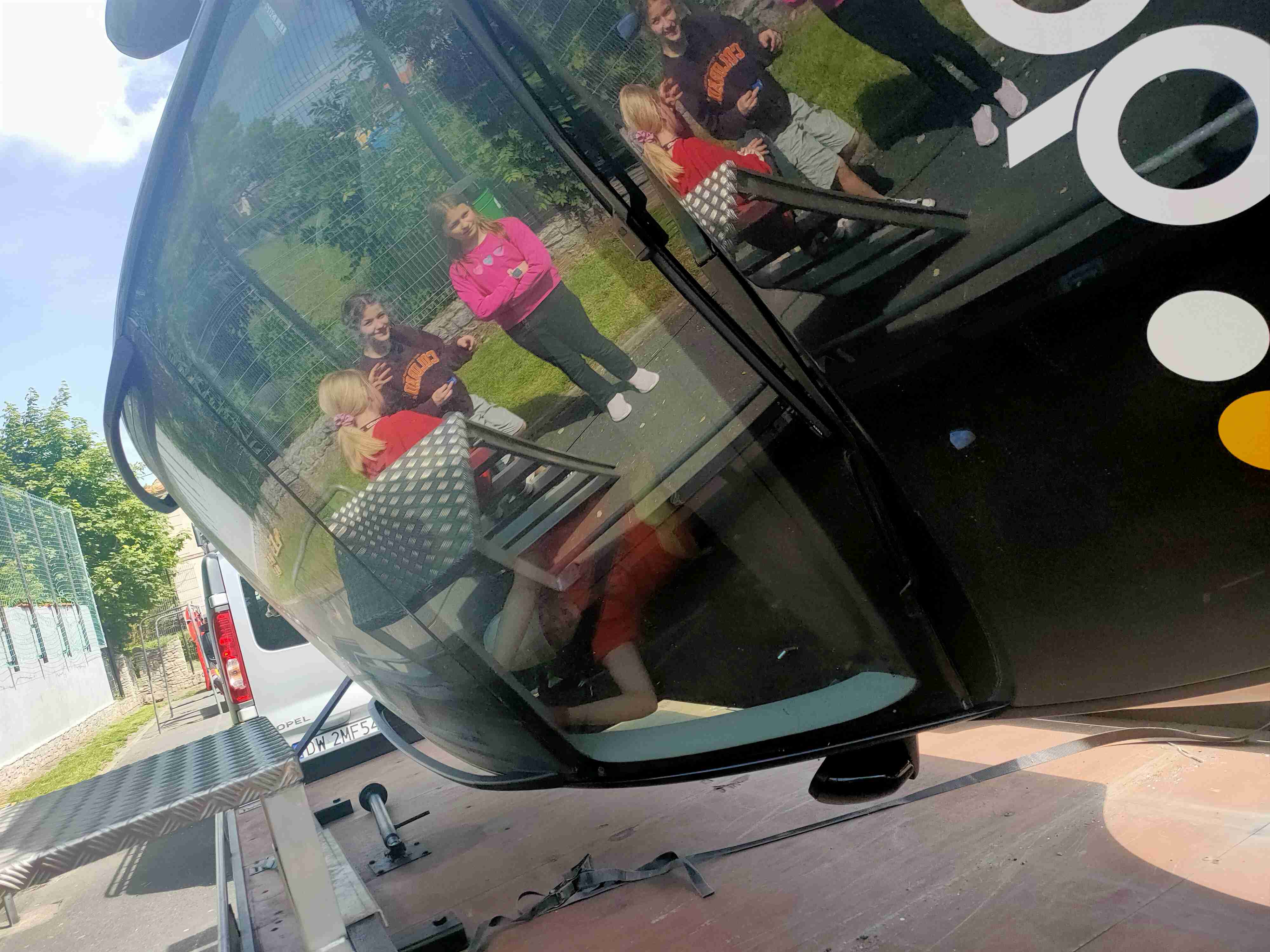 Piknik bezpieczeństwa na boisku Szkoły Podstawowej w Kunicach