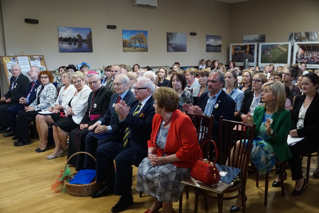Sztandar dla Koła Towarzystwa Przyjaciół Dzieci z Bieniowic