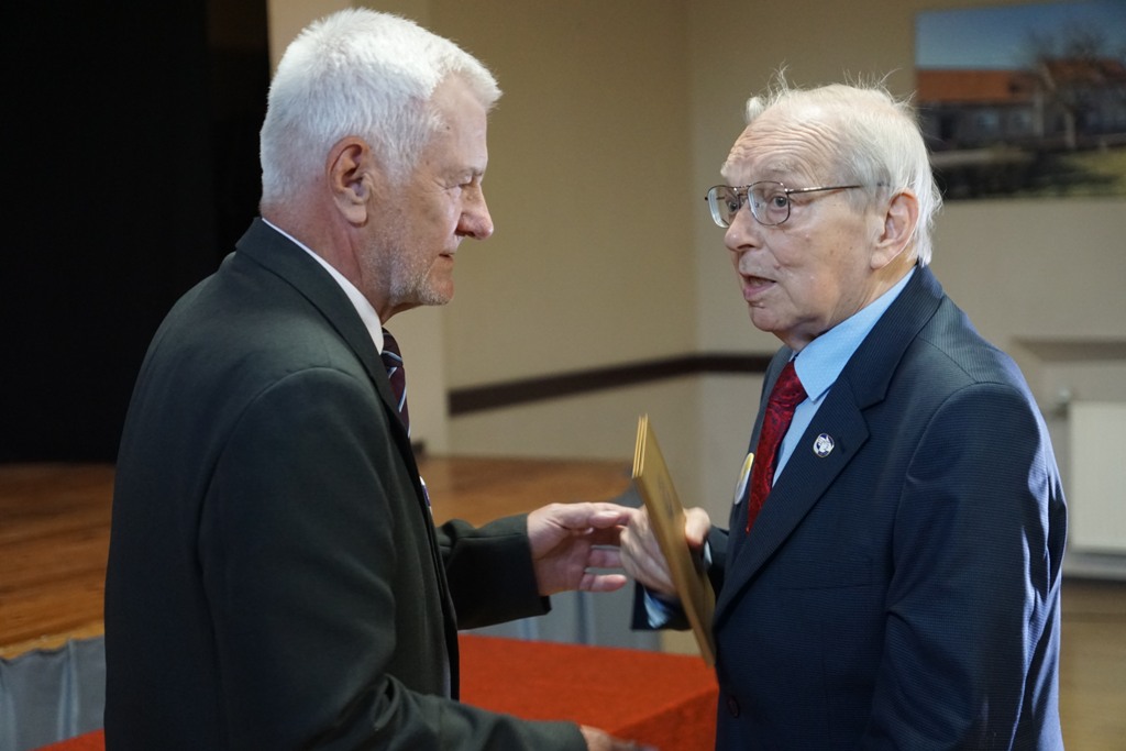 Sztandar dla Koła Towarzystwa Przyjaciół Dzieci z Bieniowic